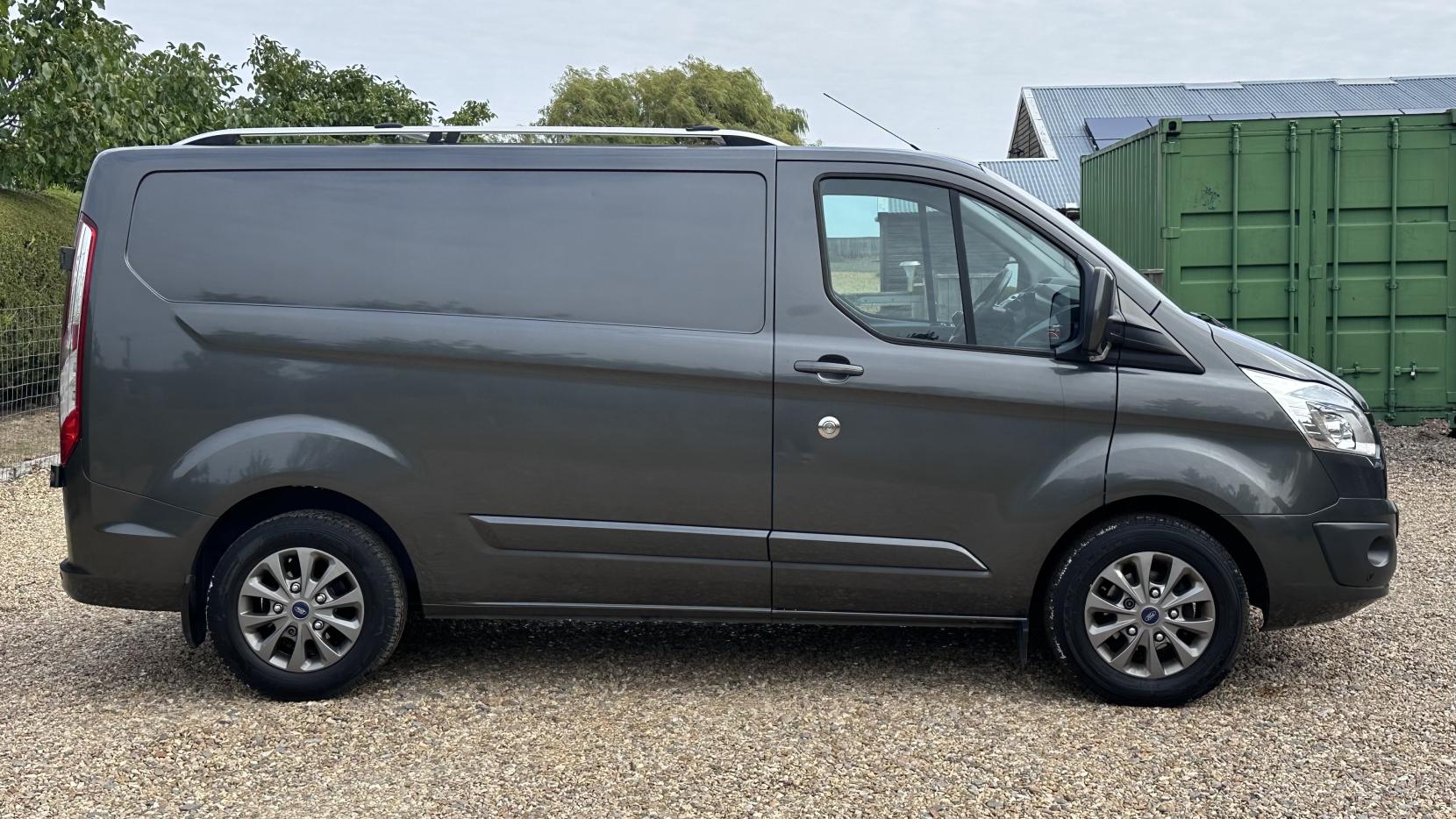 Ford Transit Custom 2.2 TDCi 270 Limited Panel Van 5dr Diesel Manual L1 H1 (186 g/km, 123 bhp)