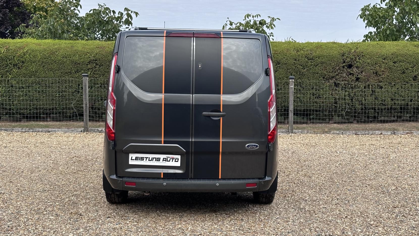 Ford Transit Custom 2.2 TDCi 270 Limited Panel Van 5dr Diesel Manual L1 H1 (186 g/km, 123 bhp)