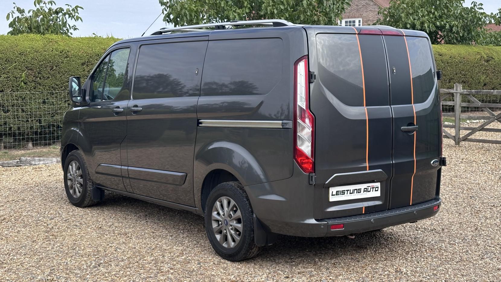 Ford Transit Custom 2.2 TDCi 270 Limited Panel Van 5dr Diesel Manual L1 H1 (186 g/km, 123 bhp)