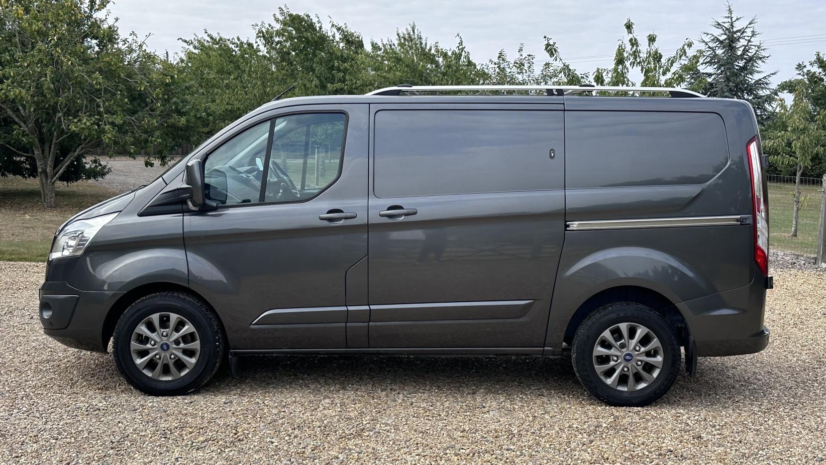 Ford Transit Custom 2.2 TDCi 270 Limited Panel Van 5dr Diesel Manual L1 H1 (186 g/km, 123 bhp)