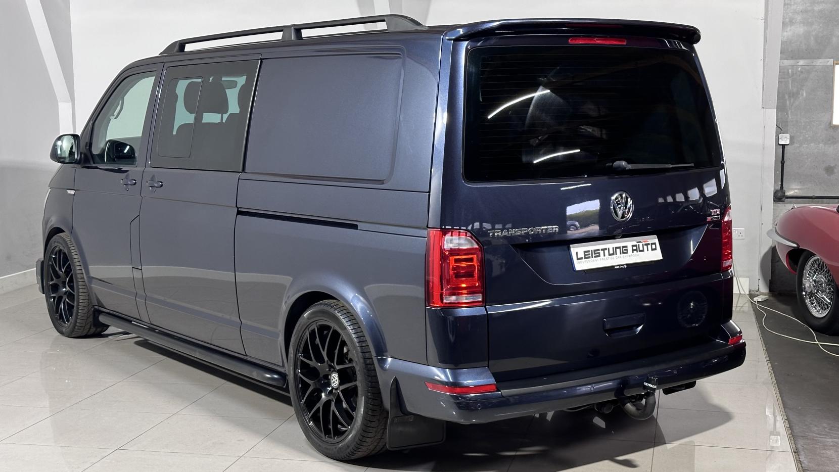 Volkswagen Transporter 2.0 BiTDI T32 BlueMotion Tech Highline Crew Van Double Cab 5dr Diesel DSG 4Motion LWB Euro 6 (s/s) (204 ps)