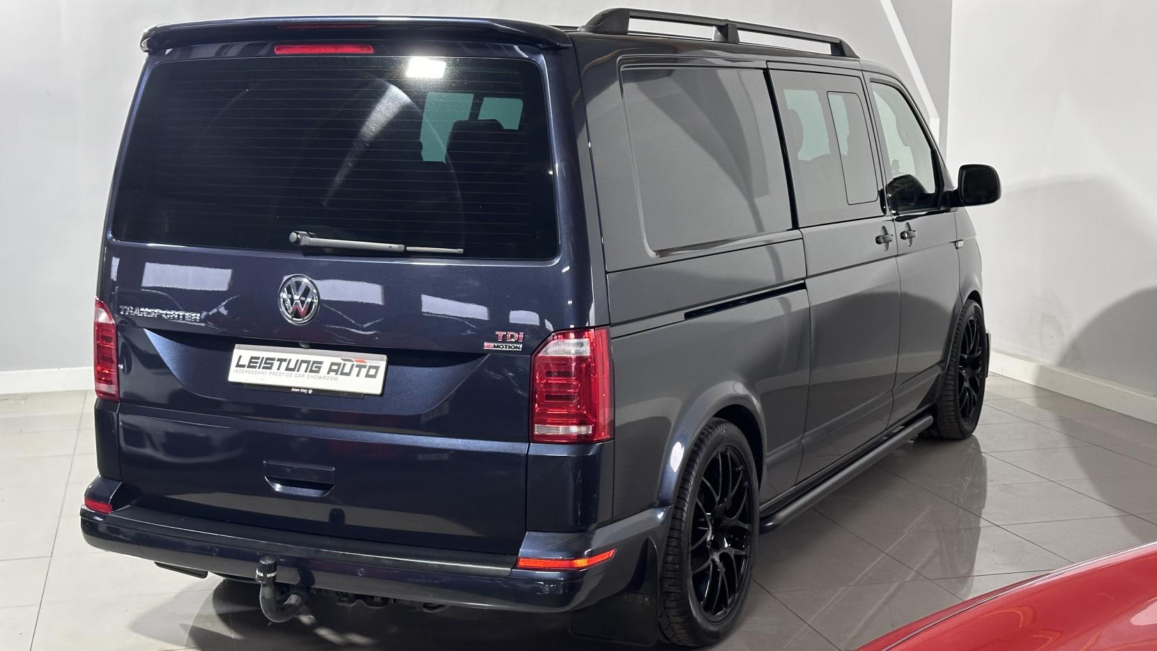 Volkswagen Transporter 2.0 BiTDI T32 BlueMotion Tech Highline Crew Van Double Cab 5dr Diesel DSG 4Motion LWB Euro 6 (s/s) (204 ps)