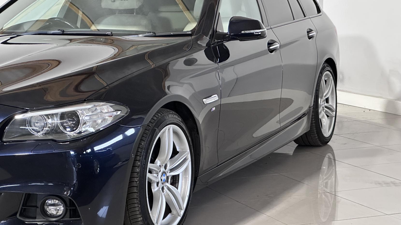 BMW 5 Series 3.0 535d M Sport Touring 5dr Diesel Auto Euro 6 (s/s) (313 ps)
