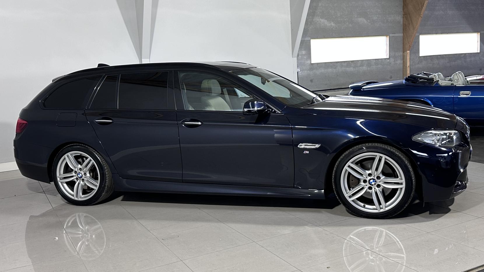 BMW 5 Series 3.0 535d M Sport Touring 5dr Diesel Auto Euro 6 (s/s) (313 ps)