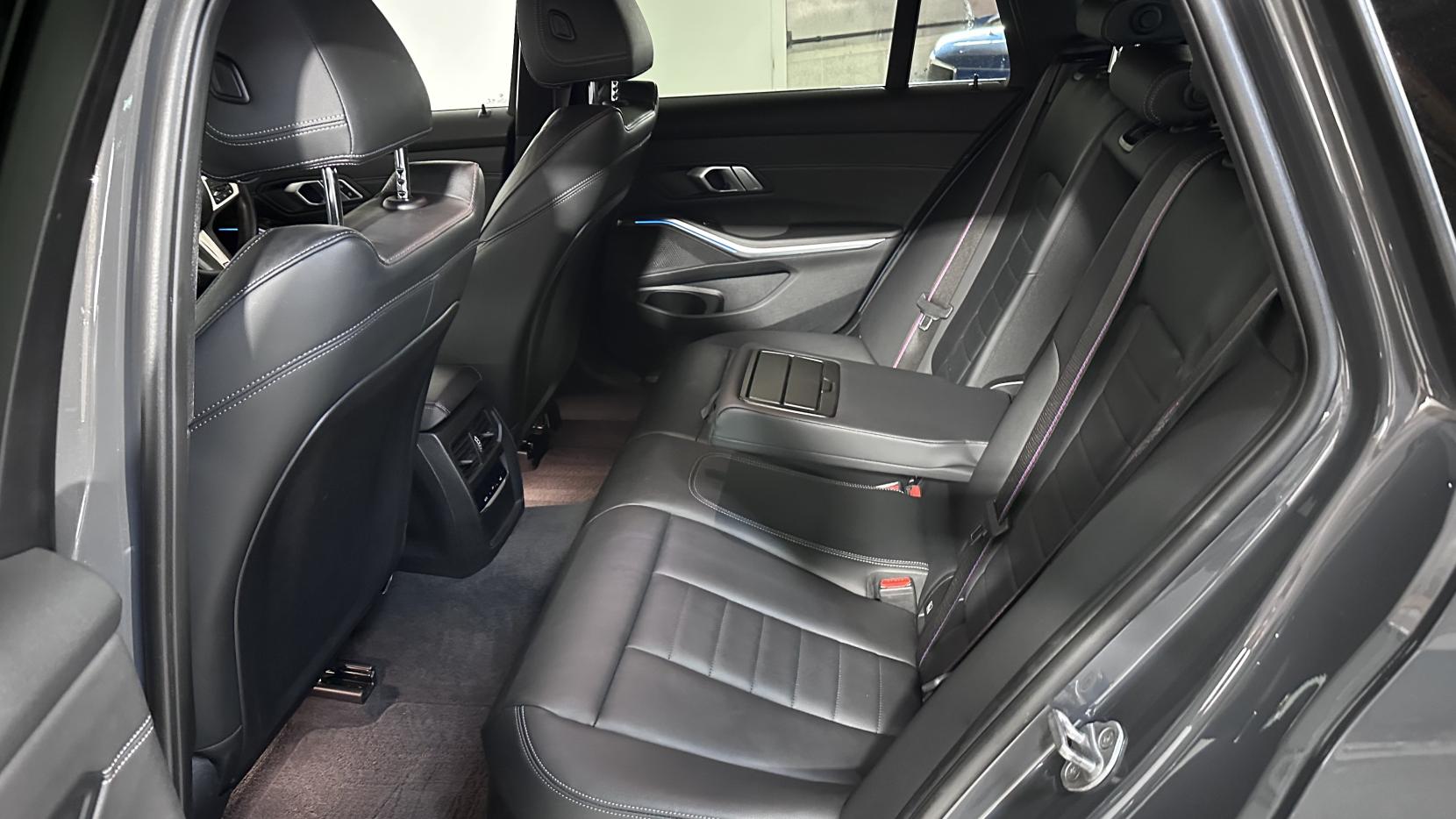 BMW 3 Series 2.0 330e 12kWh M Sport Pro Edition Touring 5dr Petrol Plug-in Hybrid Auto Euro 6 (s/s) (292 ps)