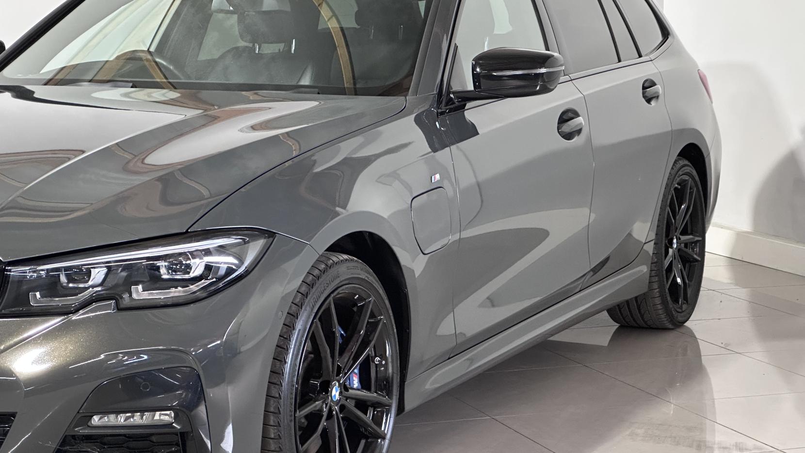 BMW 3 Series 2.0 330e 12kWh M Sport Pro Edition Touring 5dr Petrol Plug-in Hybrid Auto Euro 6 (s/s) (292 ps)