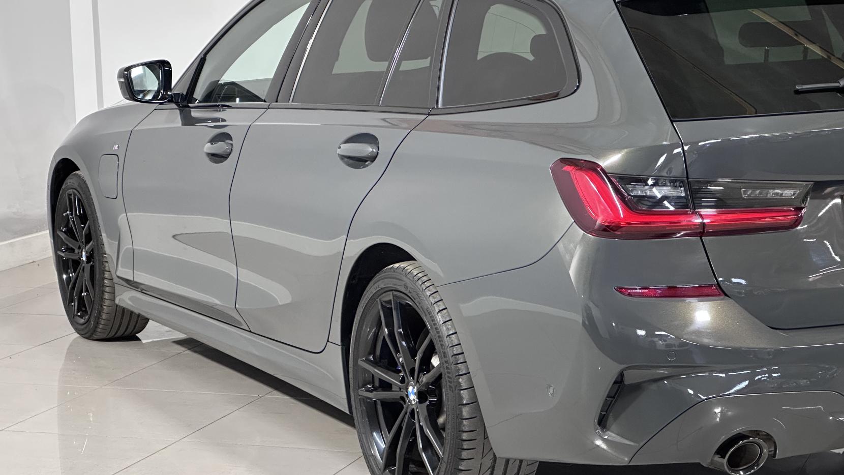 BMW 3 Series 2.0 330e 12kWh M Sport Pro Edition Touring 5dr Petrol Plug-in Hybrid Auto Euro 6 (s/s) (292 ps)