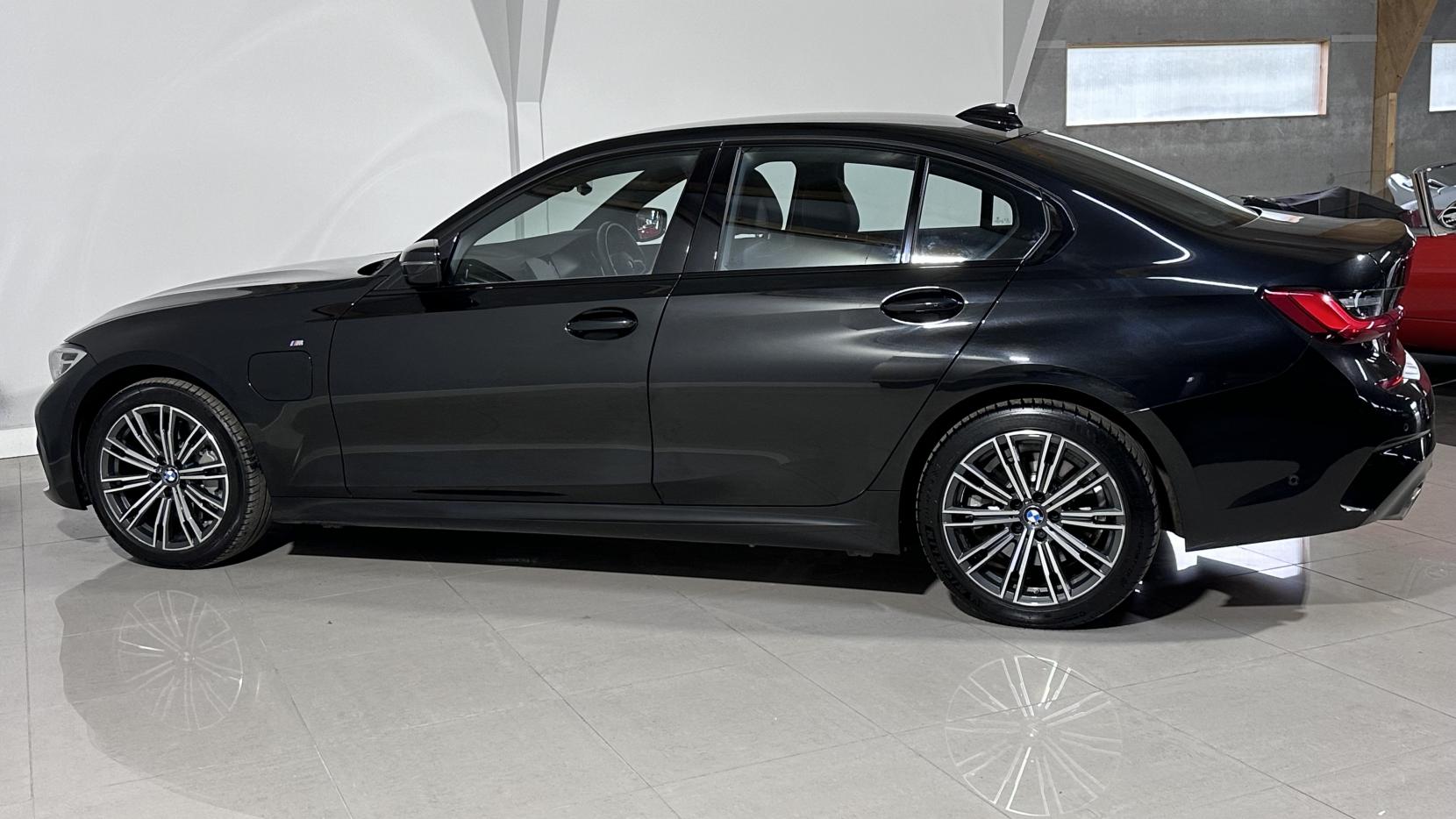 BMW 3 Series 2.0 330e 12kWh M Sport Saloon 4dr Petrol Plug-in Hybrid Auto Euro 6 (s/s) (292 ps)