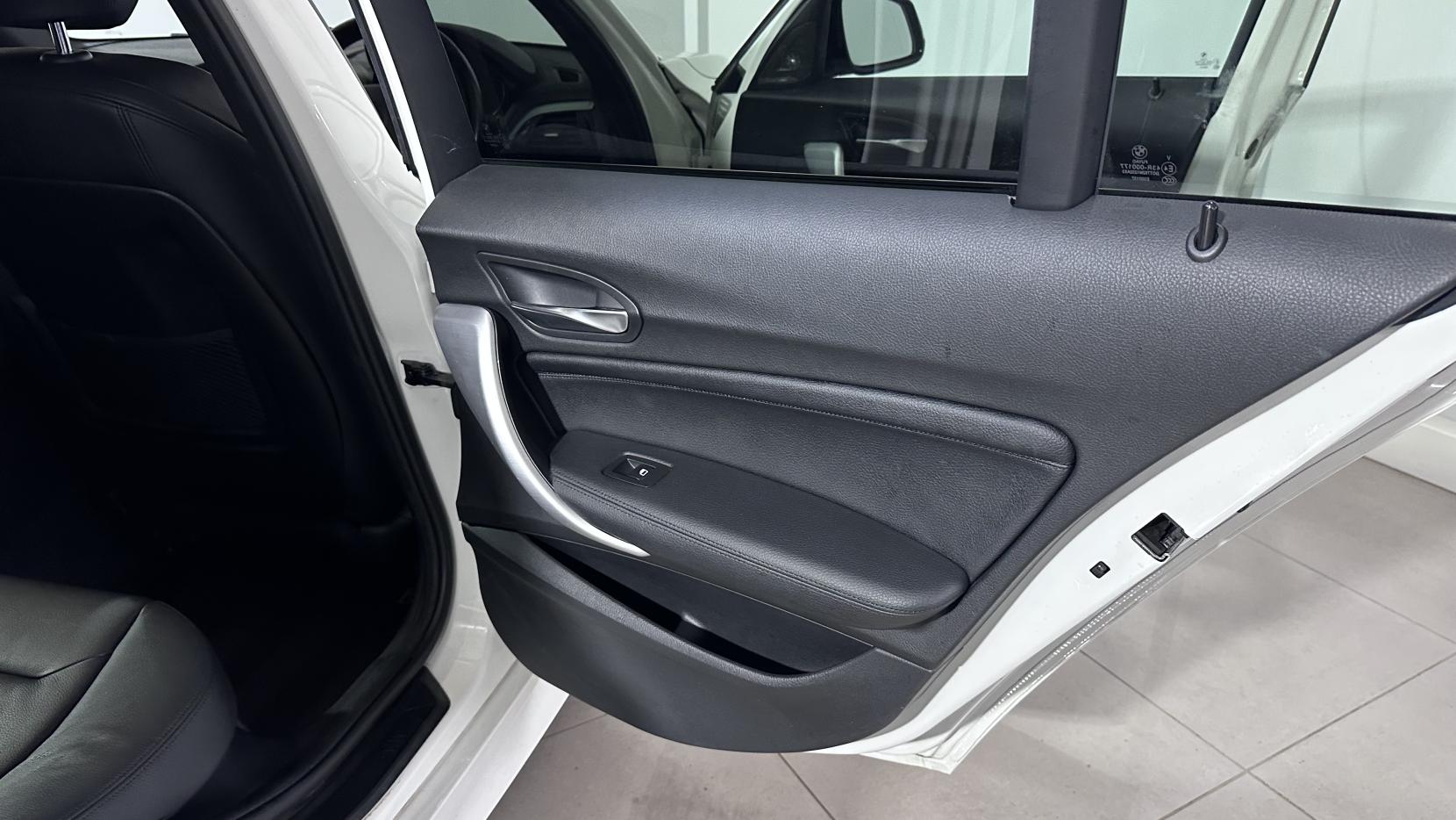 BMW 1 Series 3.0 M135i Hatchback 5dr Petrol Manual Euro 6 (s/s) (320 ps)