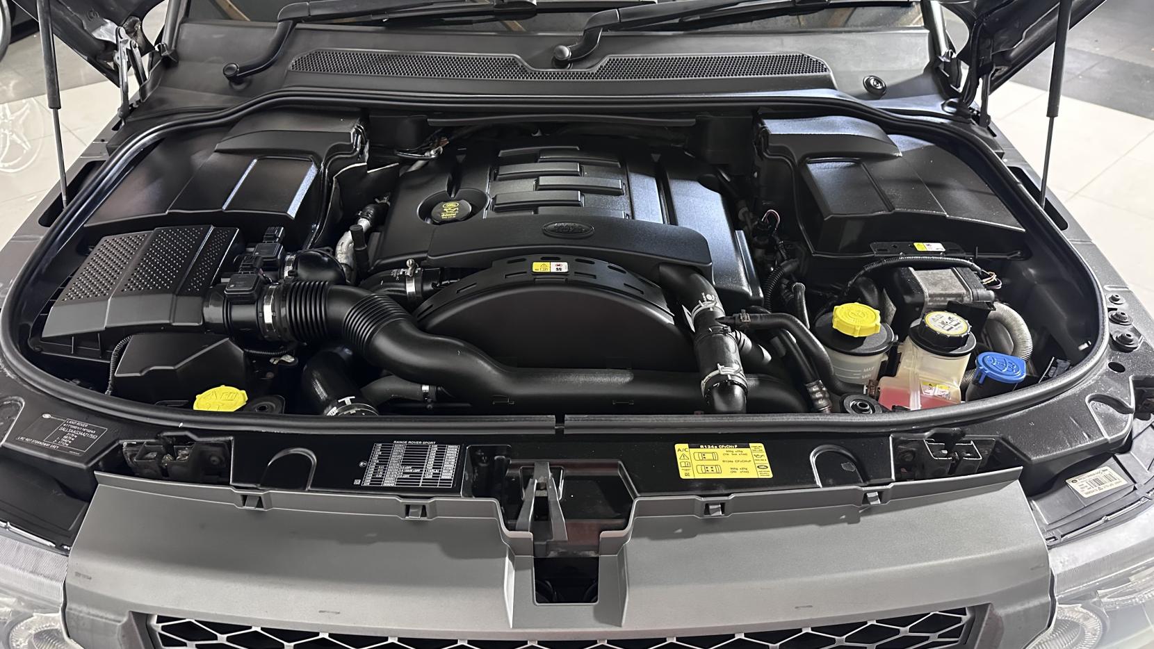 Land Rover Range Rover Sport 3.0 TD V6 HSE SUV 5dr Diesel CommandShift 4WD Euro 4 (245 ps)