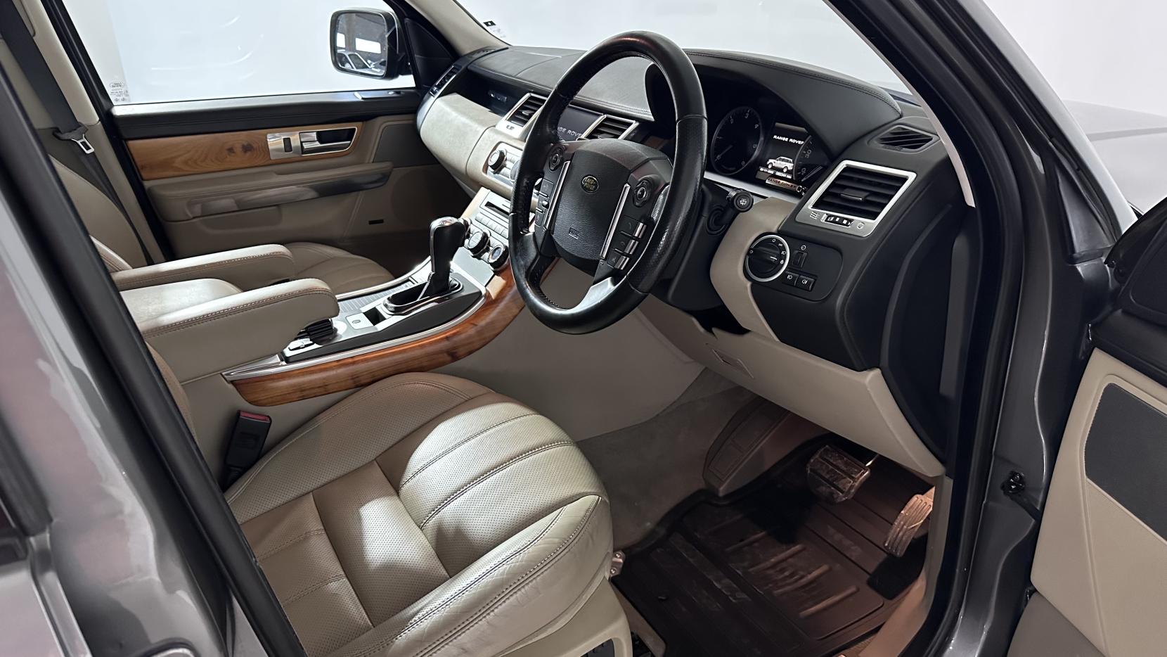 Land Rover Range Rover Sport 3.0 TD V6 HSE SUV 5dr Diesel CommandShift 4WD Euro 4 (245 ps)