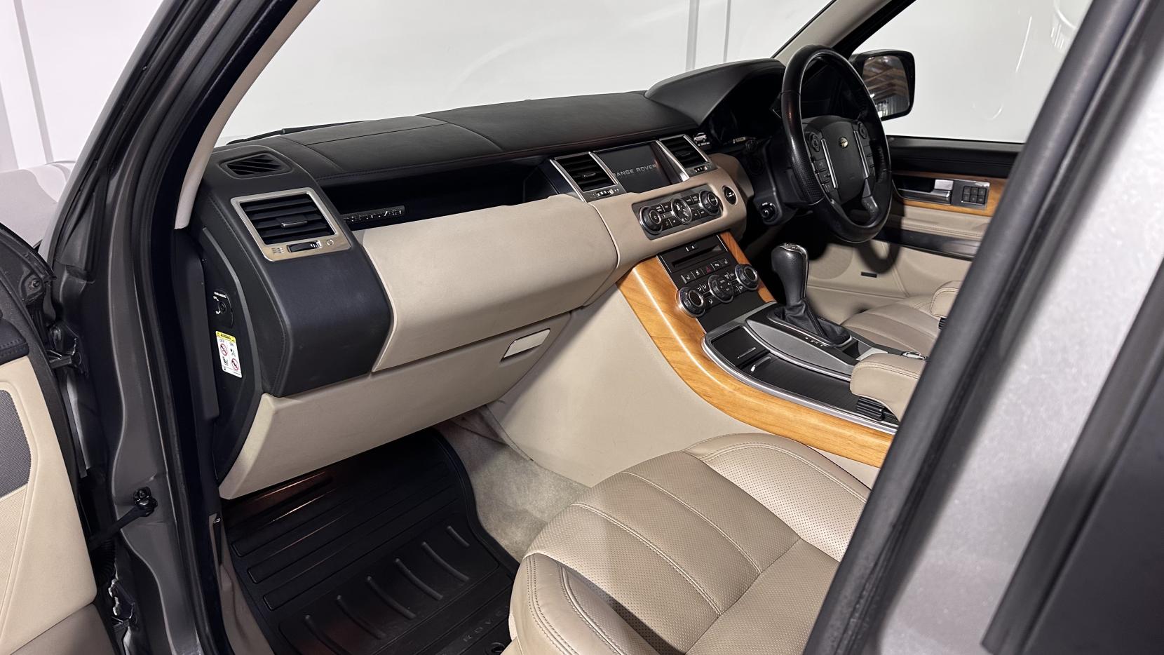 Land Rover Range Rover Sport 3.0 TD V6 HSE SUV 5dr Diesel CommandShift 4WD Euro 4 (245 ps)