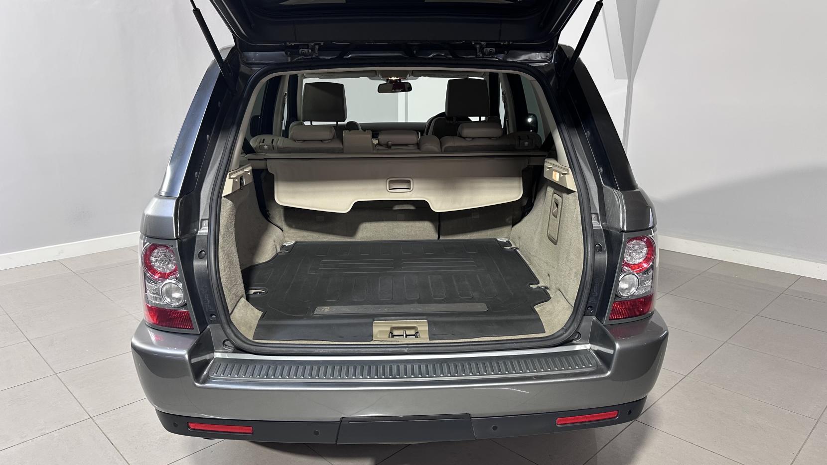 Land Rover Range Rover Sport 3.0 TD V6 HSE SUV 5dr Diesel CommandShift 4WD Euro 4 (245 ps)