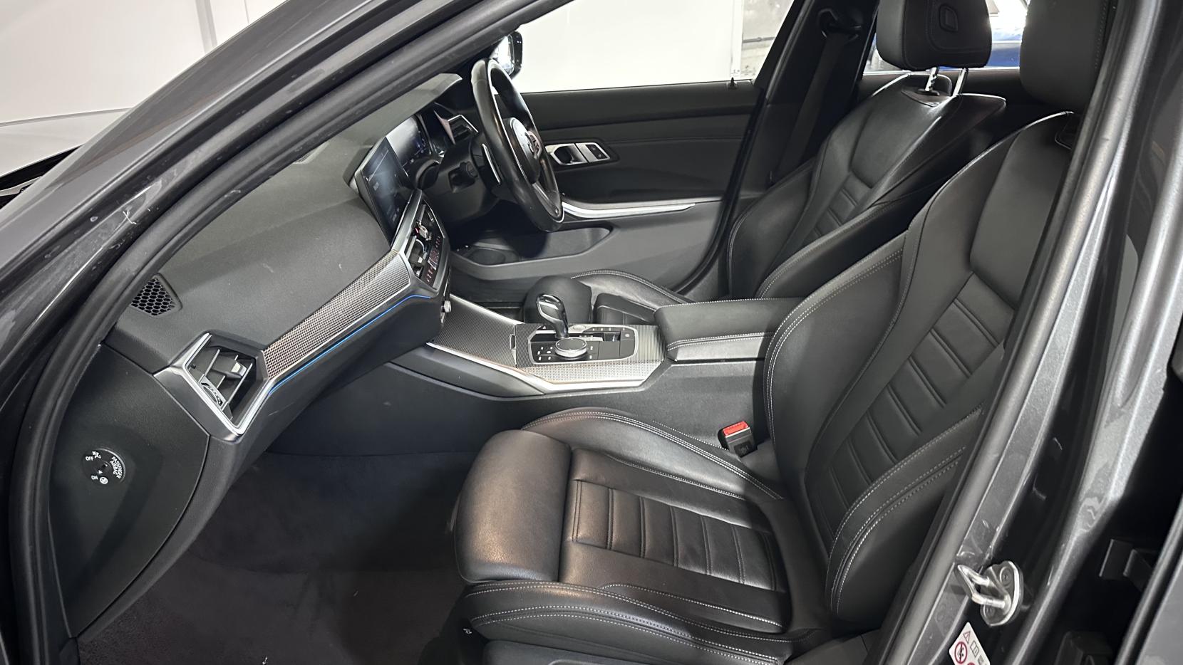 BMW 3 Series 2.0 330e 12kWh M Sport Touring 5dr Petrol Plug-in Hybrid Auto Euro 6 (s/s) (292 ps)