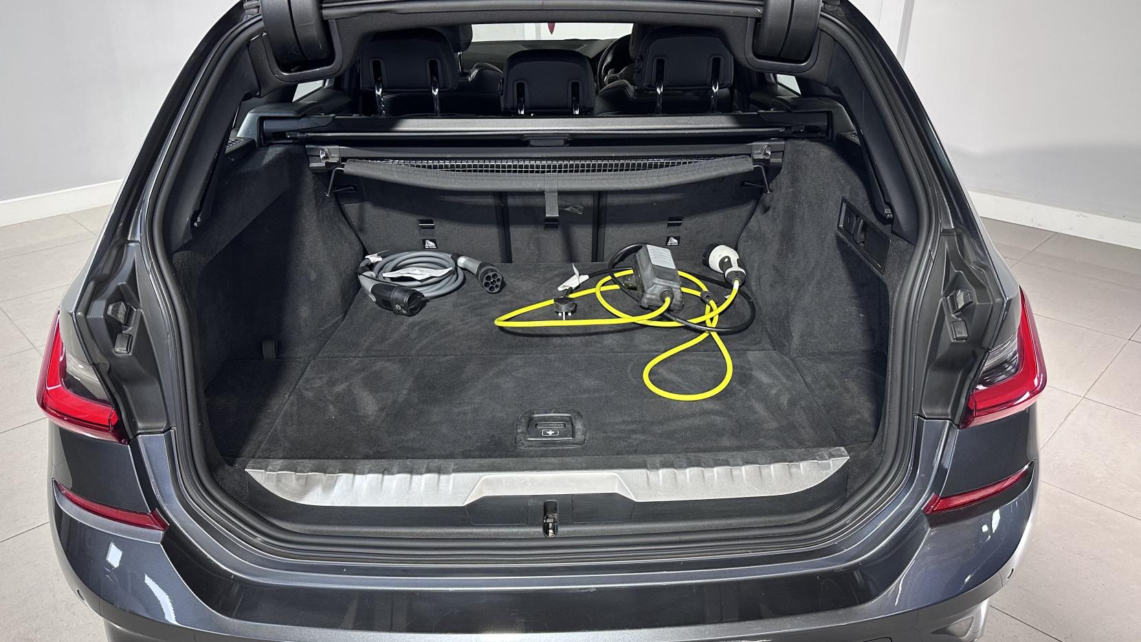 BMW 3 Series 2.0 330e 12kWh M Sport Touring 5dr Petrol Plug-in Hybrid Auto Euro 6 (s/s) (292 ps)
