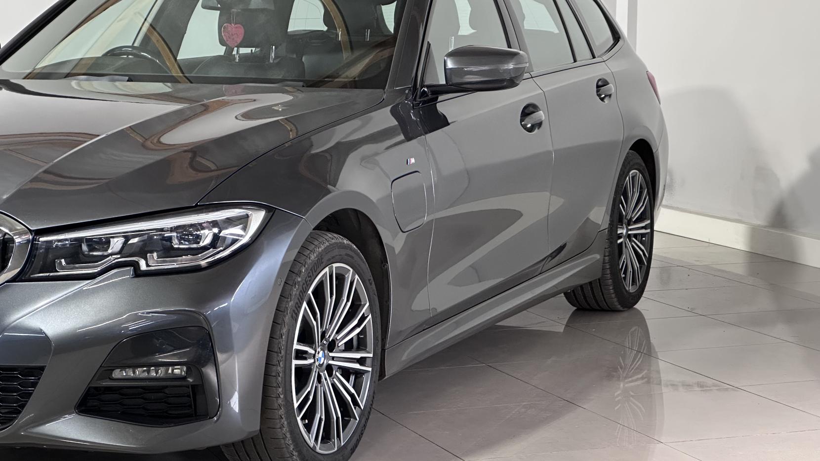 BMW 3 Series 2.0 330e 12kWh M Sport Touring 5dr Petrol Plug-in Hybrid Auto Euro 6 (s/s) (292 ps)