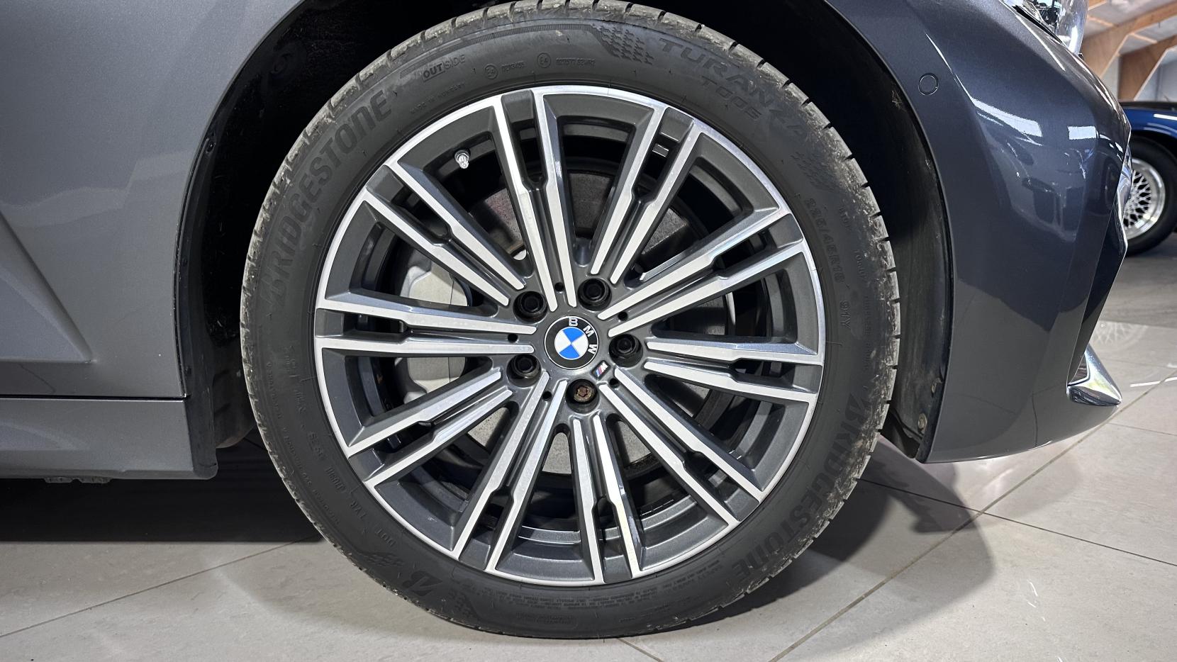 BMW 3 Series 2.0 330e 12kWh M Sport Touring 5dr Petrol Plug-in Hybrid Auto Euro 6 (s/s) (292 ps)