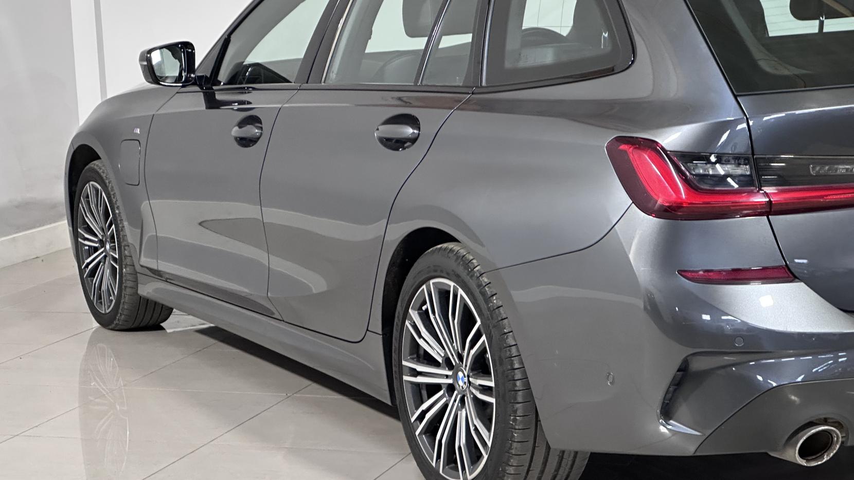 BMW 3 Series 2.0 330e 12kWh M Sport Touring 5dr Petrol Plug-in Hybrid Auto Euro 6 (s/s) (292 ps)