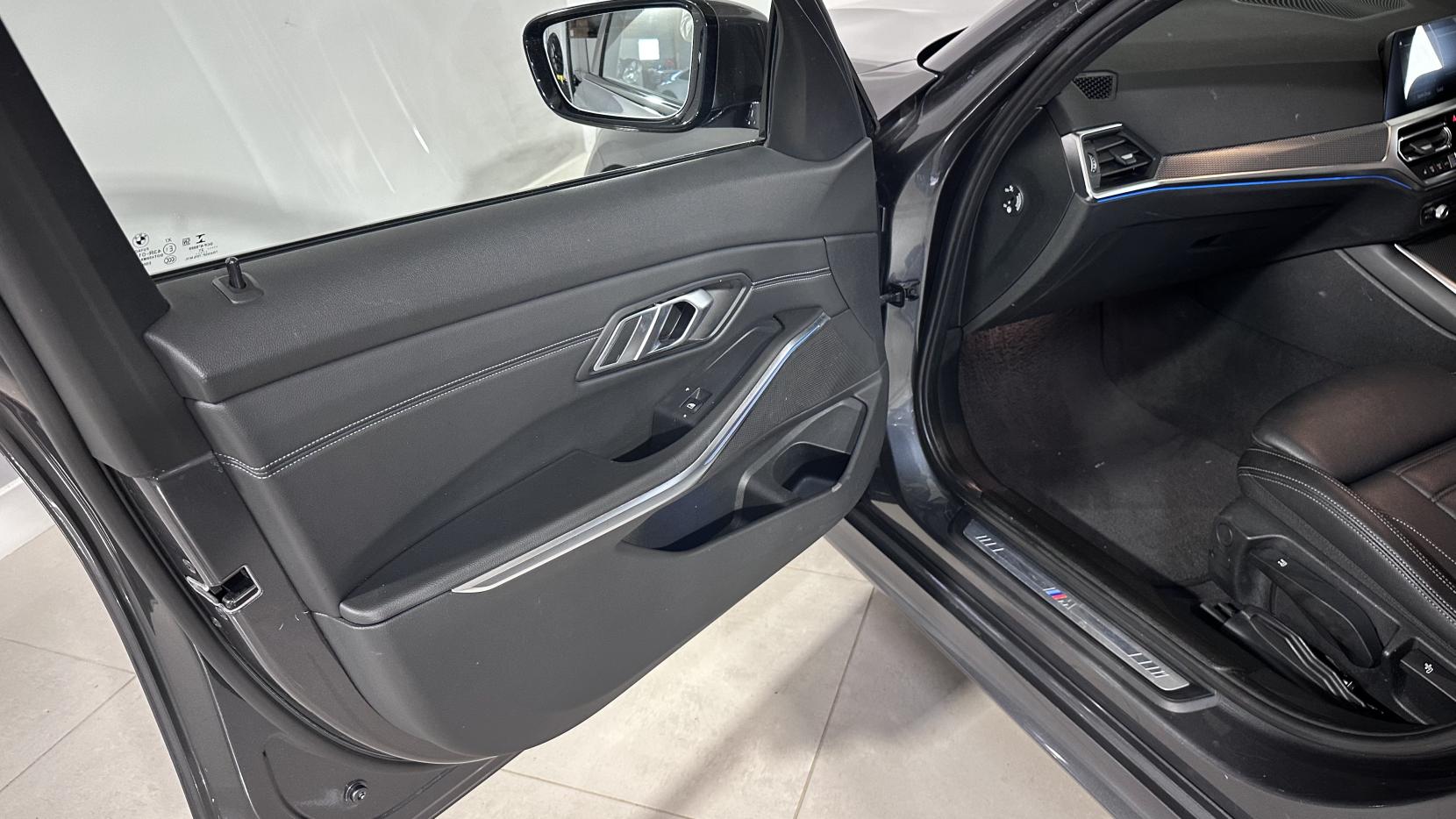 BMW 3 Series 2.0 330e 12kWh M Sport Touring 5dr Petrol Plug-in Hybrid Auto Euro 6 (s/s) (292 ps)