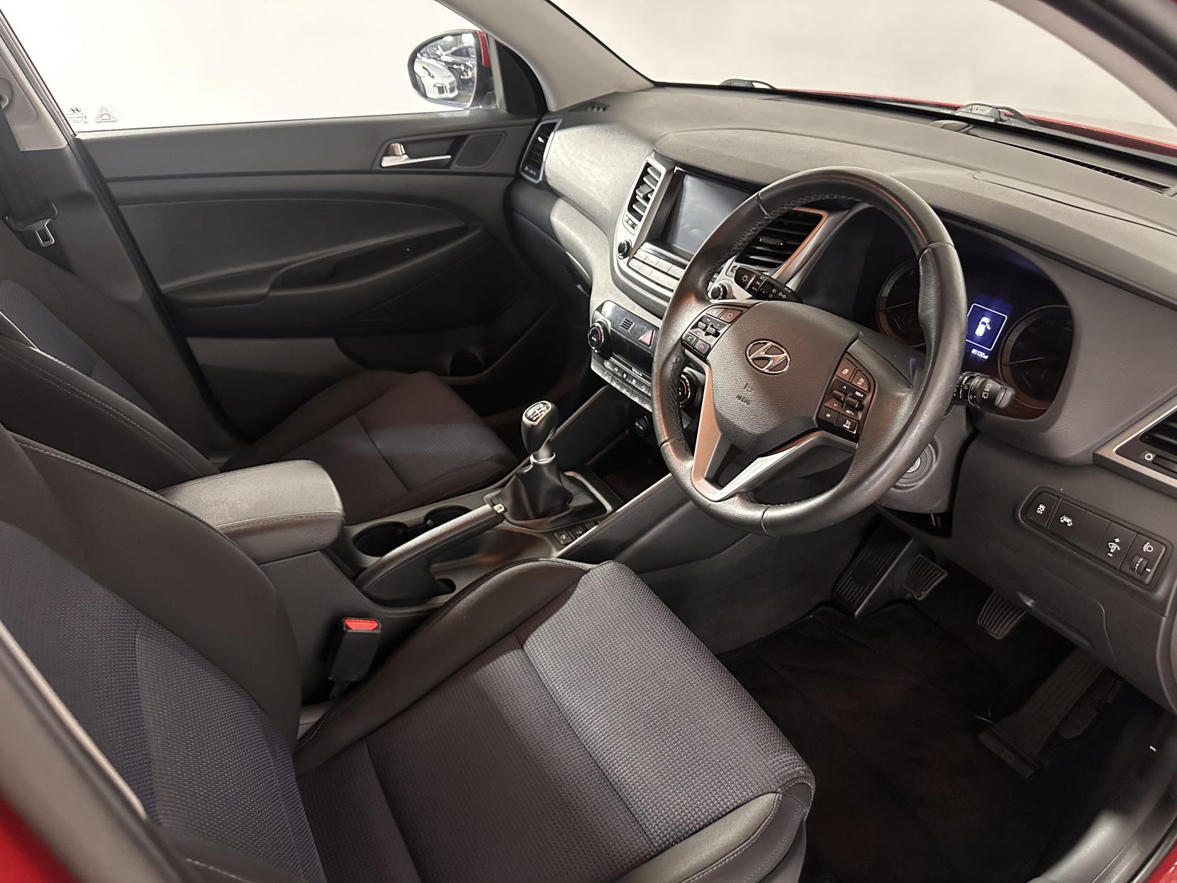 Hyundai TUCSON 1.7 CRDi Blue Drive SE Nav SUV 5dr Diesel Manual Euro 6 (s/s) (116 ps)