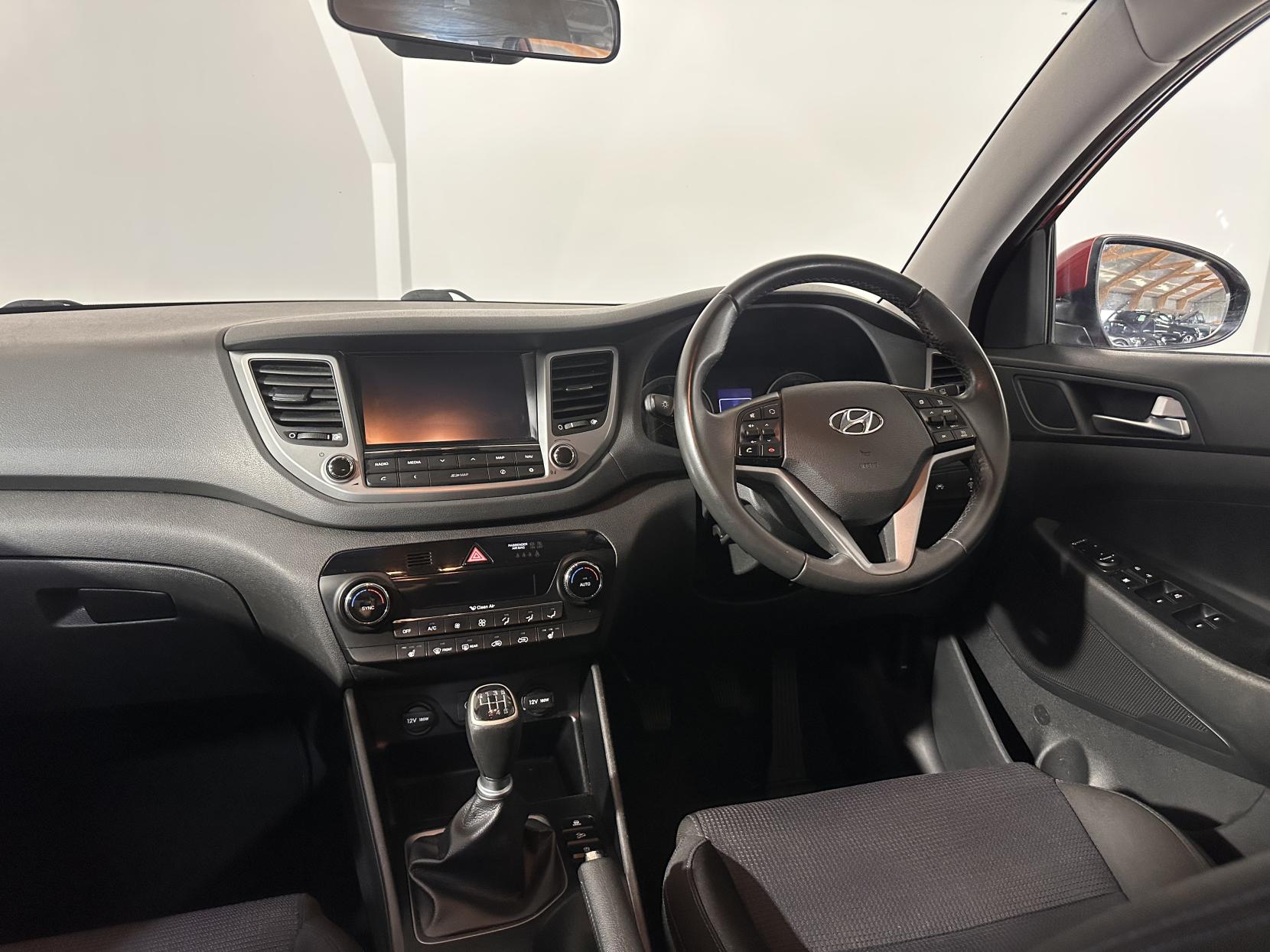 Hyundai TUCSON 1.7 CRDi Blue Drive SE Nav SUV 5dr Diesel Manual Euro 6 (s/s) (116 ps)