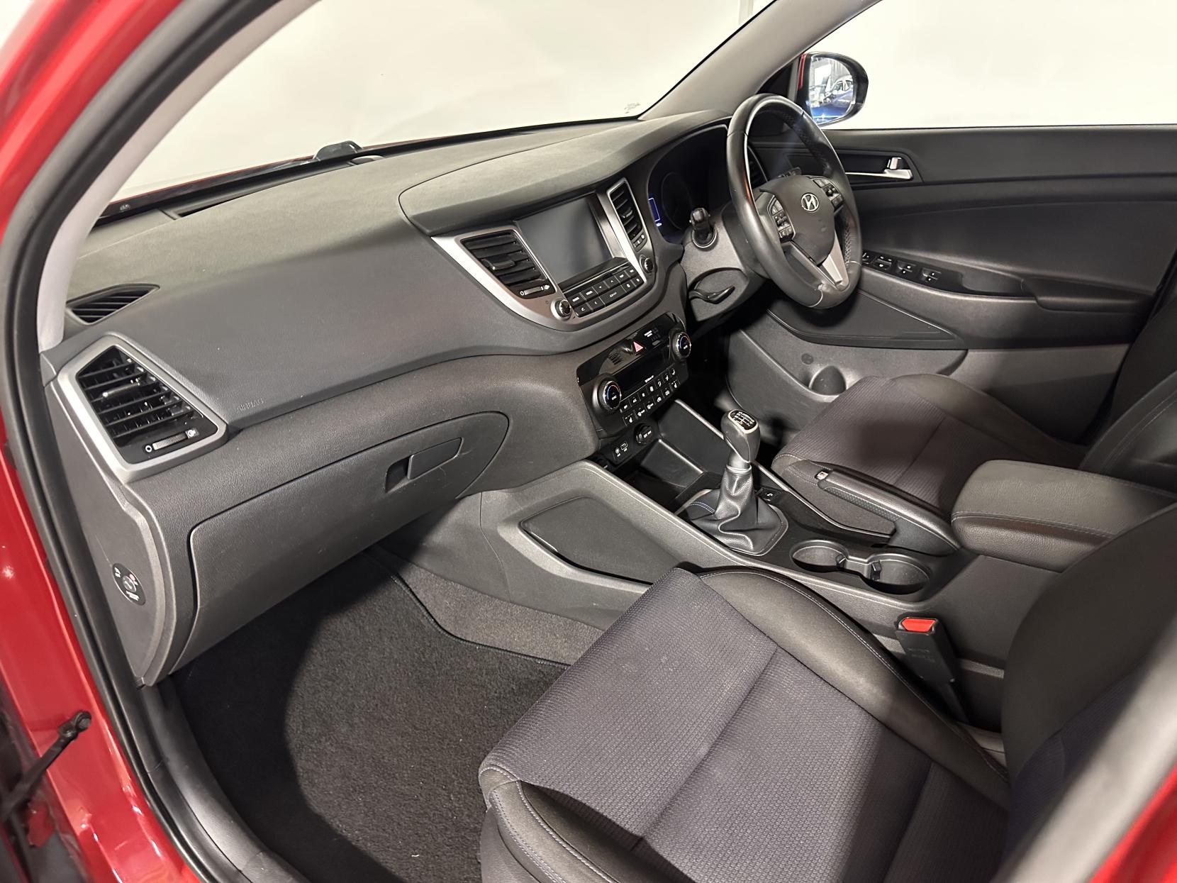 Hyundai TUCSON 1.7 CRDi Blue Drive SE Nav SUV 5dr Diesel Manual Euro 6 (s/s) (116 ps)