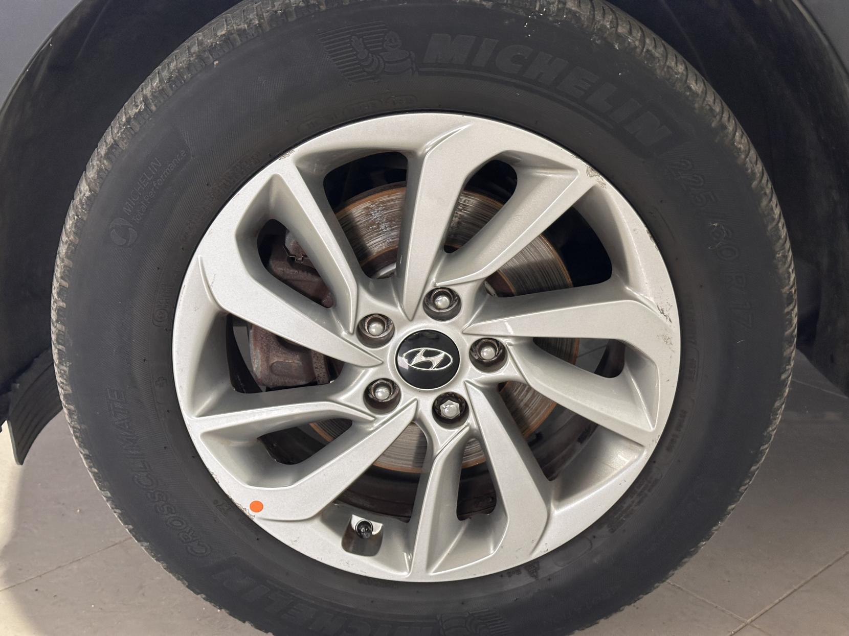 Hyundai TUCSON 1.7 CRDi Blue Drive SE Nav SUV 5dr Diesel Manual Euro 6 (s/s) (116 ps)