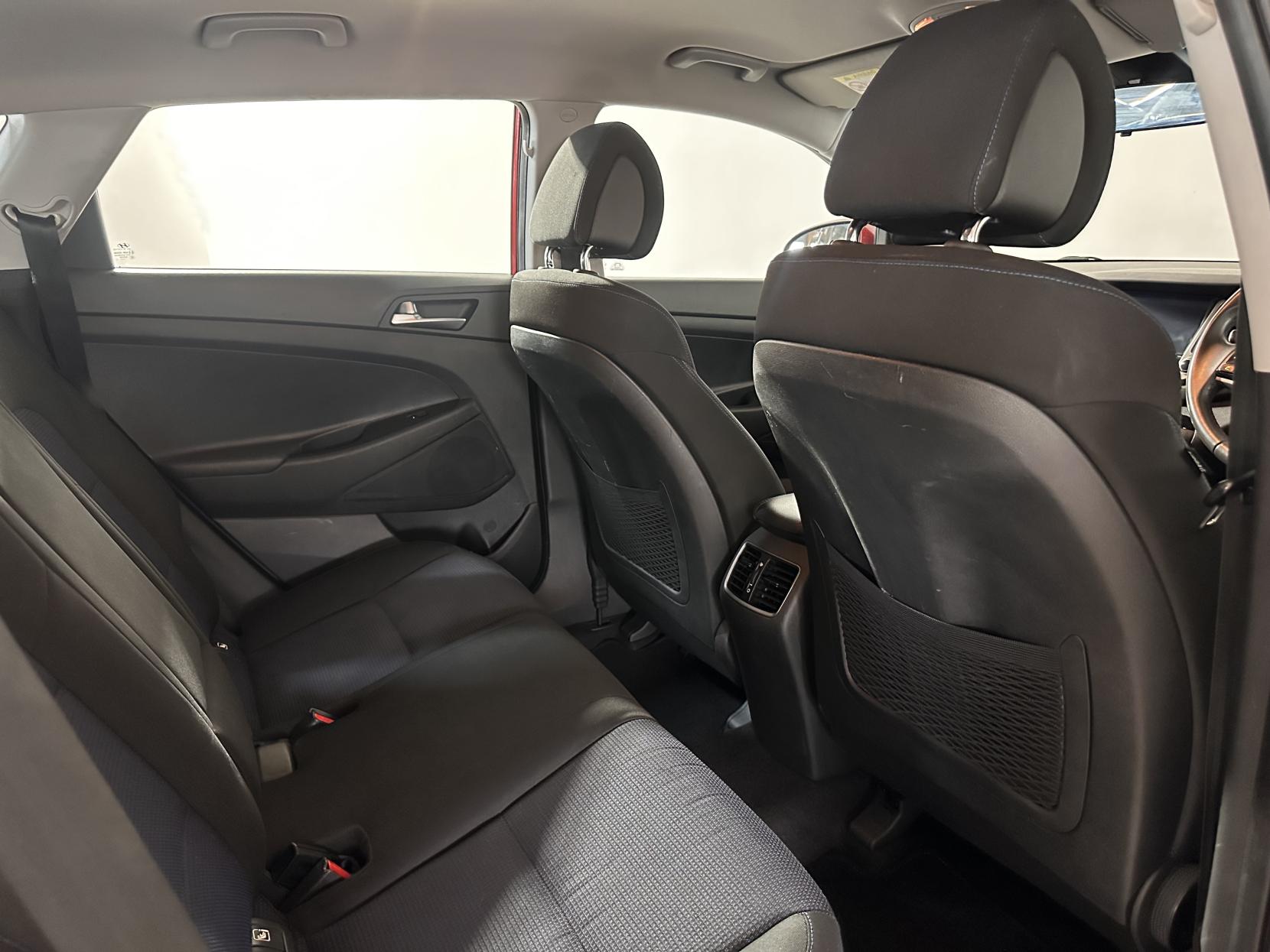 Hyundai TUCSON 1.7 CRDi Blue Drive SE Nav SUV 5dr Diesel Manual Euro 6 (s/s) (116 ps)
