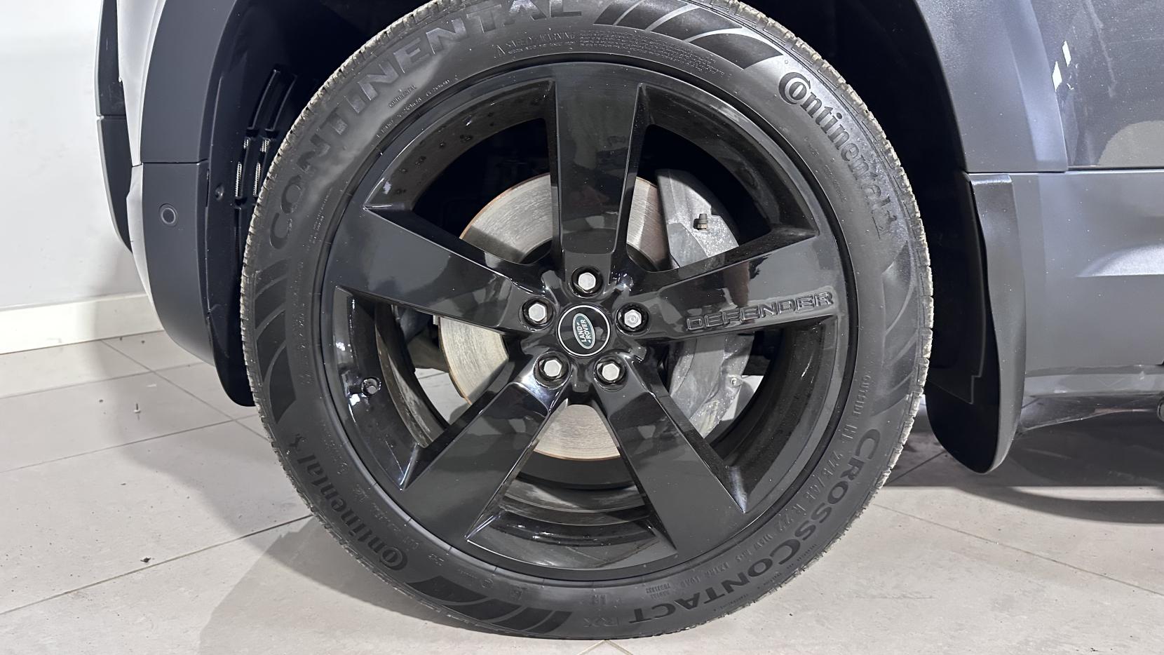 Land Rover Defender 110 3.0 D300 MHEV HSE Hard Top SUV 5dr Diesel Auto 4WD MWB Euro 6 (s/s) (300 ps)