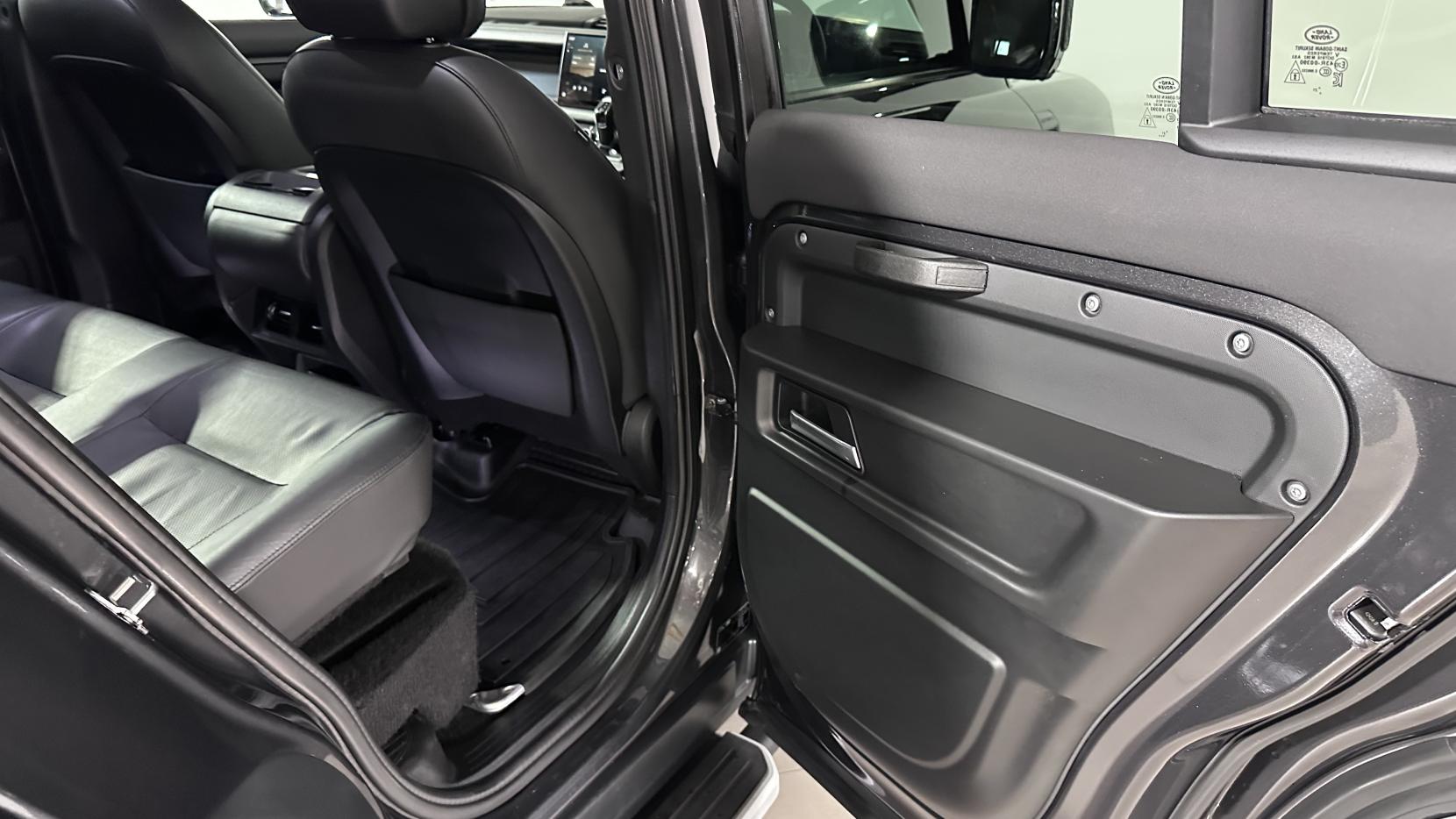 Land Rover Defender 110 3.0 D300 MHEV HSE Hard Top SUV 5dr Diesel Auto 4WD MWB Euro 6 (s/s) (300 ps)