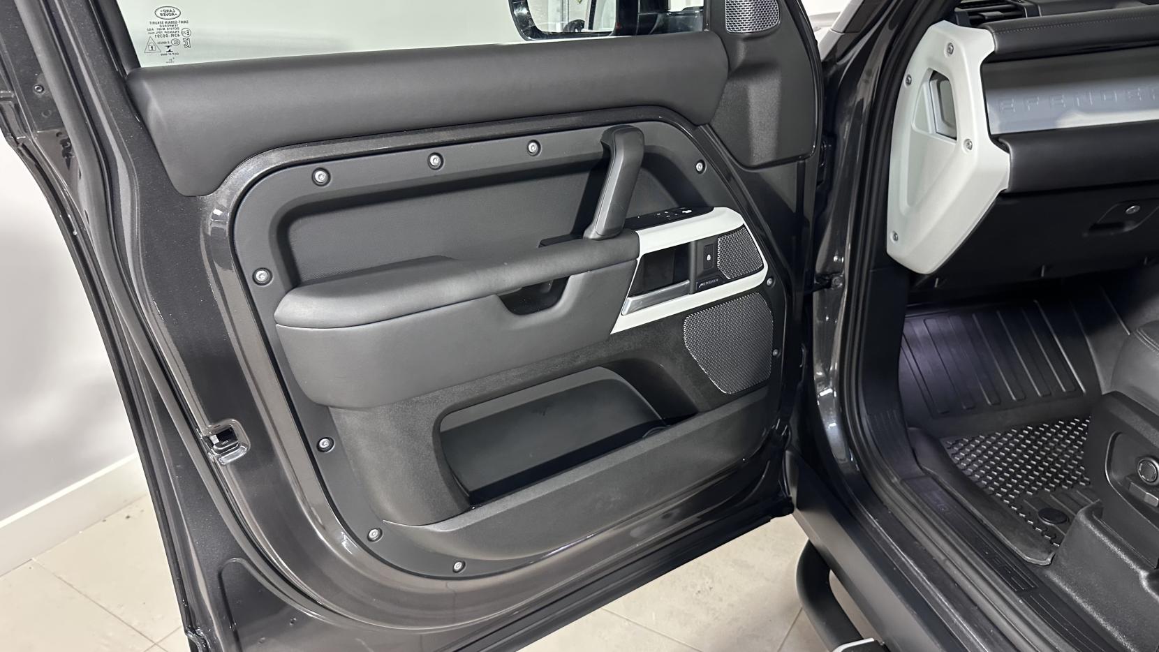 Land Rover Defender 110 3.0 D300 MHEV HSE Hard Top SUV 5dr Diesel Auto 4WD MWB Euro 6 (s/s) (300 ps)