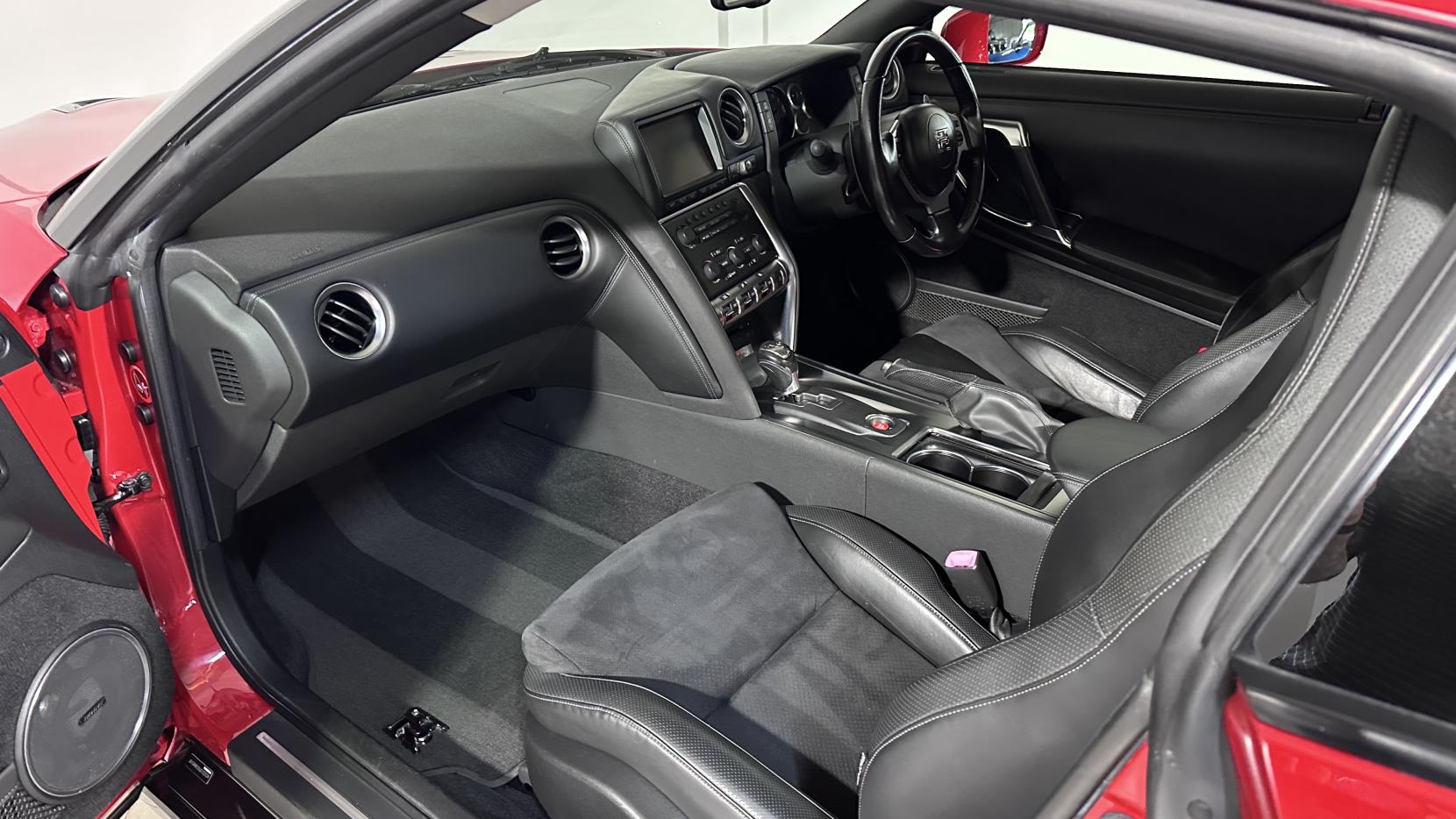 Nissan GT-R 3.8 V6 Premium Edition Coupe 2dr Petrol Auto 4WD Euro 4 (485 ps)