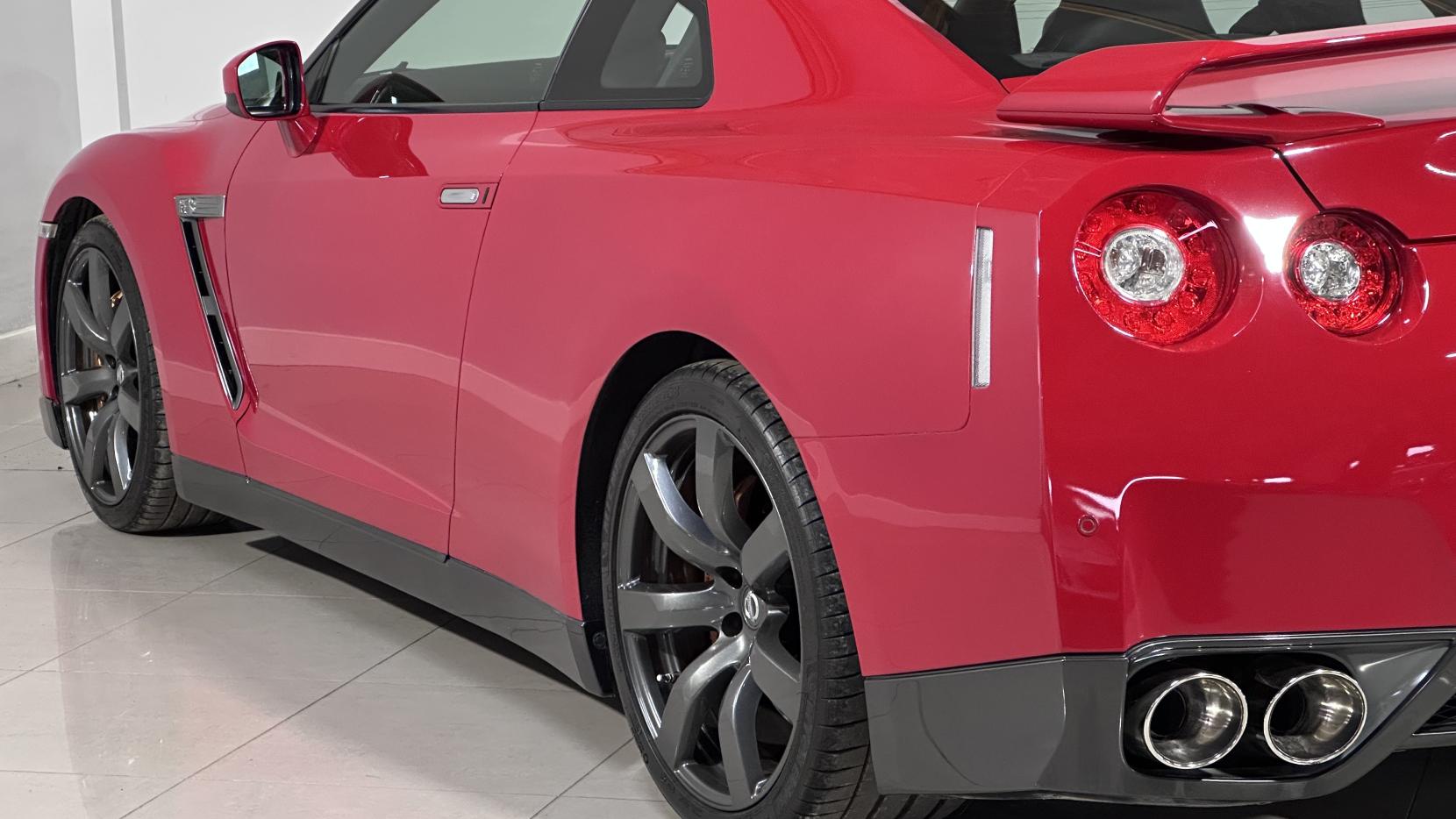 Nissan GT-R 3.8 V6 Premium Edition Coupe 2dr Petrol Auto 4WD Euro 4 (485 ps)