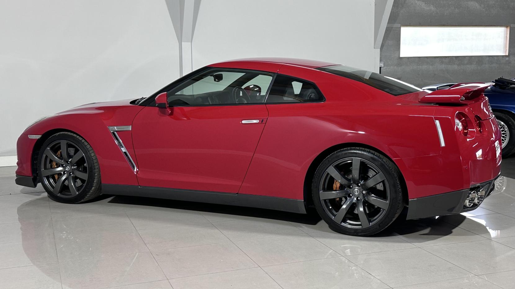 Nissan GT-R 3.8 V6 Premium Edition Coupe 2dr Petrol Auto 4WD Euro 4 (485 ps)