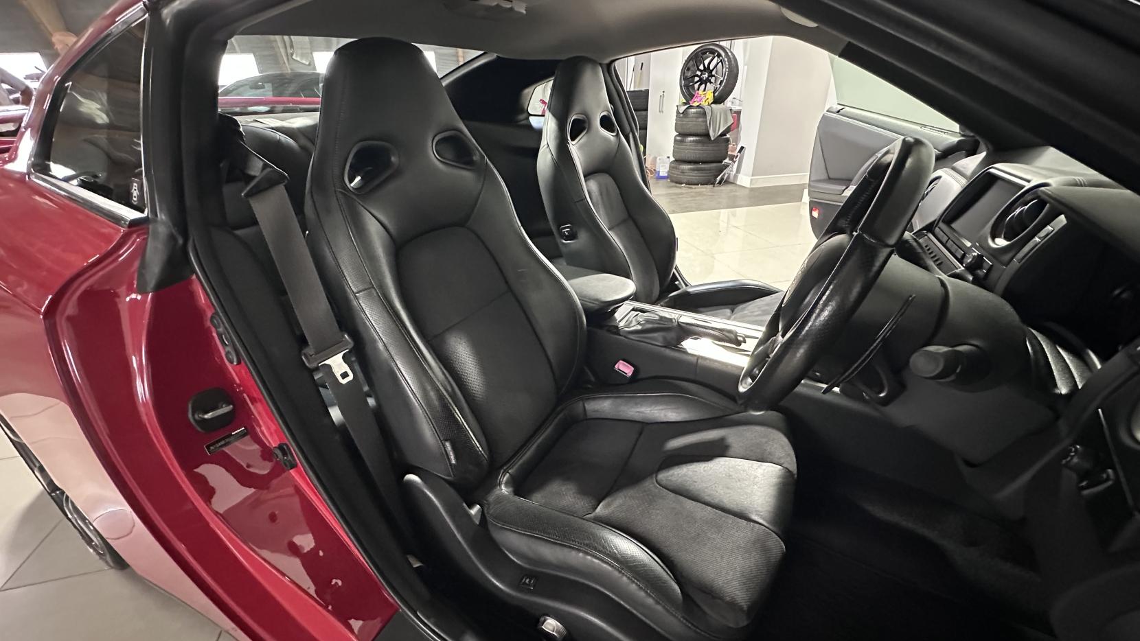 Nissan GT-R 3.8 V6 Premium Edition Coupe 2dr Petrol Auto 4WD Euro 4 (485 ps)