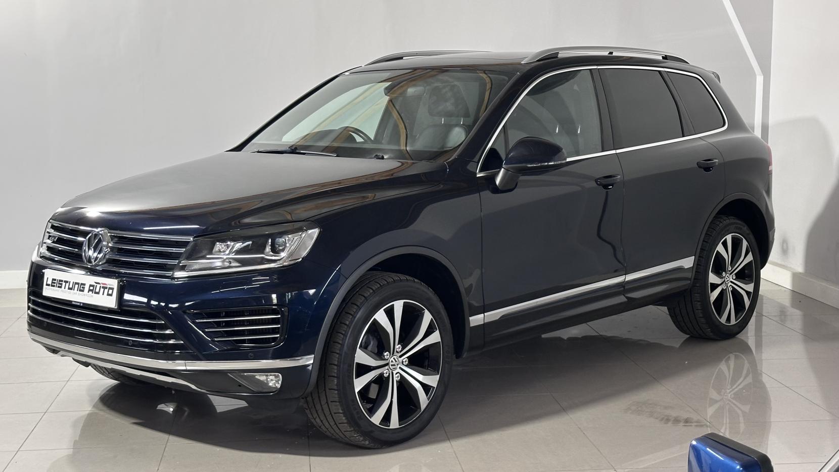 Volkswagen Touareg 3.0 TDI V6 BlueMotion Tech R-Line SUV 5dr Diesel Tiptronic 4WD Euro 6 (s/s) (262 ps)