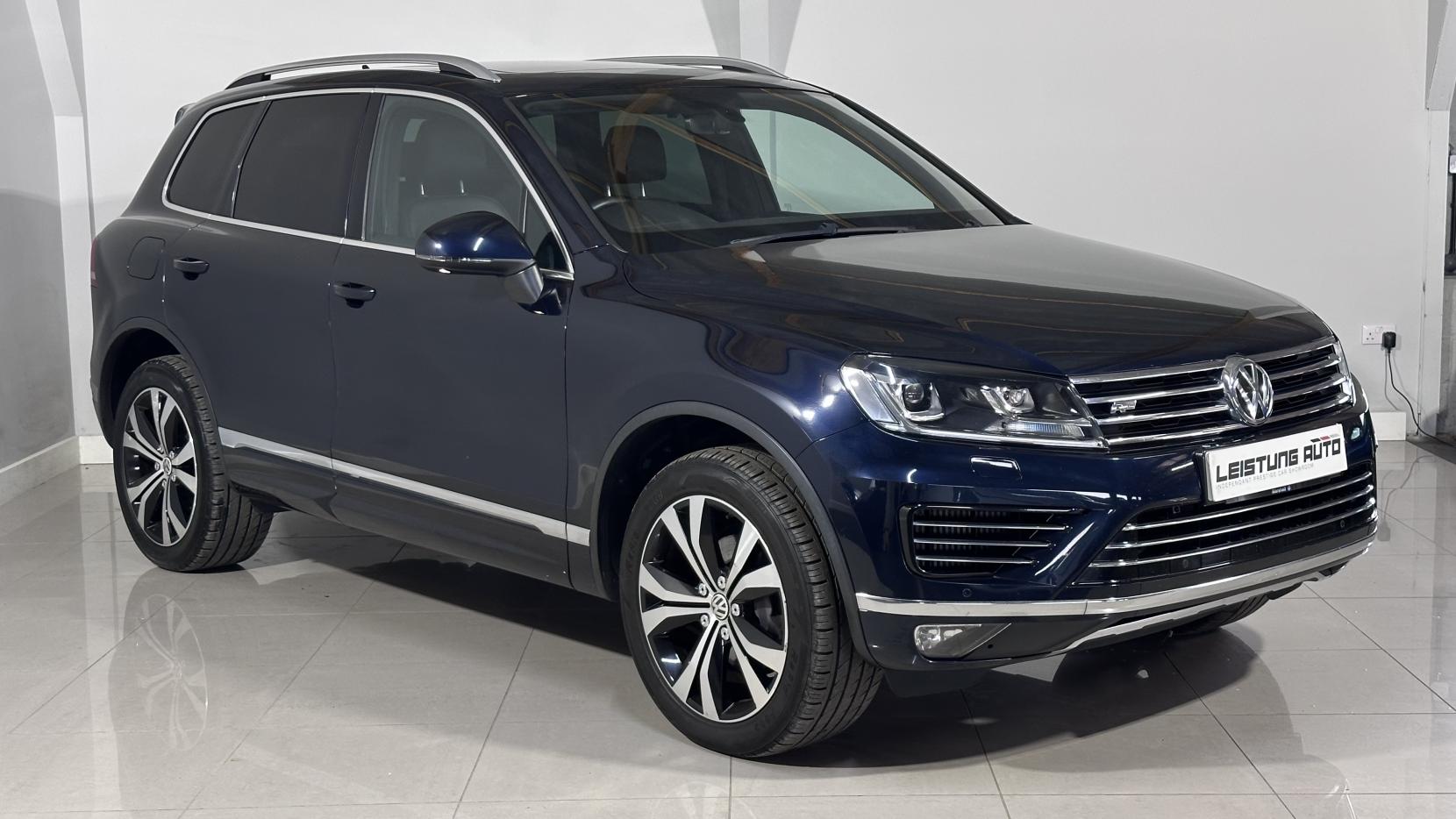 Volkswagen Touareg 3.0 TDI V6 BlueMotion Tech R-Line SUV 5dr Diesel Tiptronic 4WD Euro 6 (s/s) (262 ps)