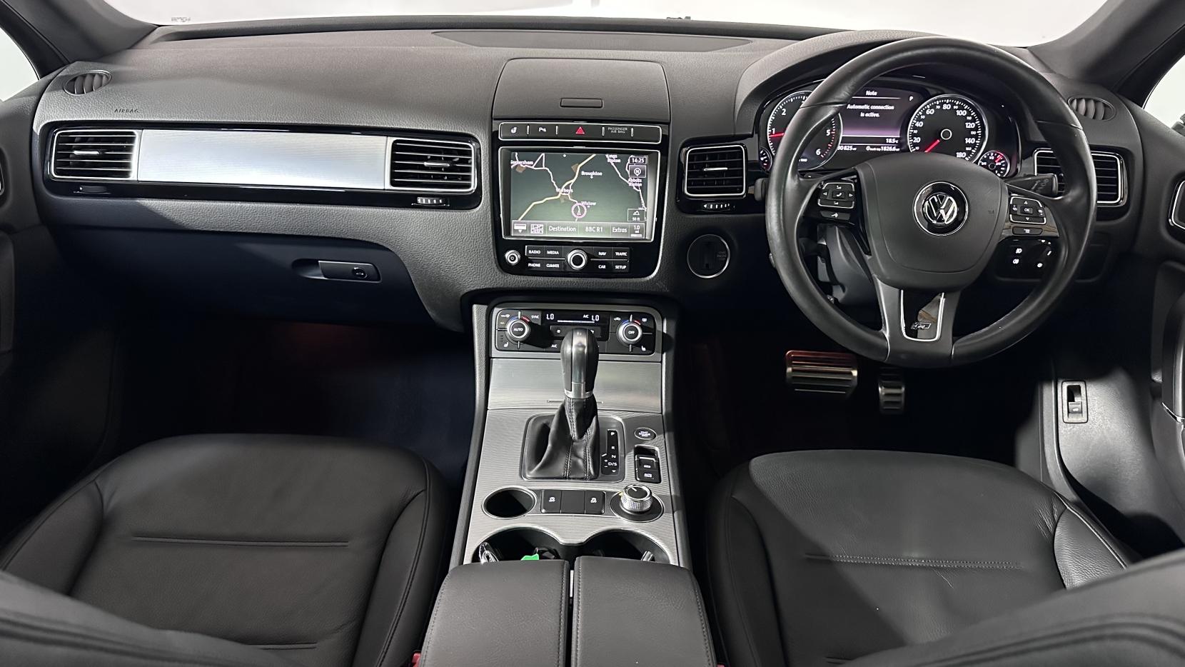 Volkswagen Touareg 3.0 TDI V6 BlueMotion Tech R-Line SUV 5dr Diesel Tiptronic 4WD Euro 6 (s/s) (262 ps)
