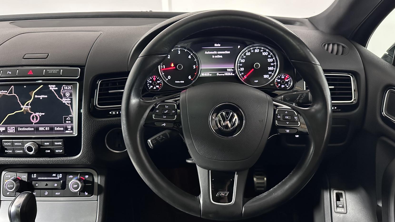 Volkswagen Touareg 3.0 TDI V6 BlueMotion Tech R-Line SUV 5dr Diesel Tiptronic 4WD Euro 6 (s/s) (262 ps)