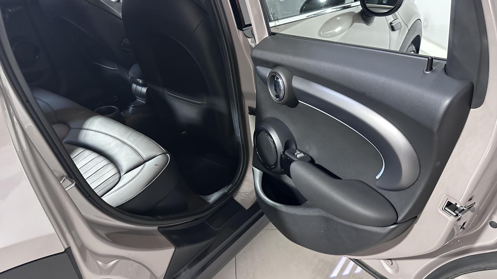 MINI Hatch 1.5 Cooper Exclusive Hatchback 5dr Petrol Steptronic Euro 6 (s/s) (136 ps)