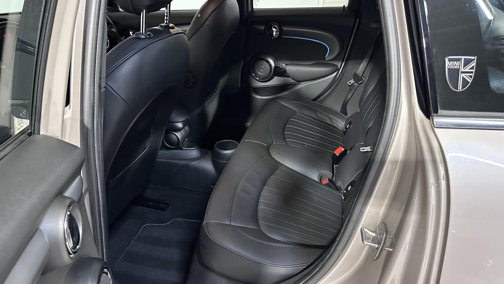 MINI Hatch 1.5 Cooper Exclusive Hatchback 5dr Petrol Steptronic Euro 6 (s/s) (136 ps)