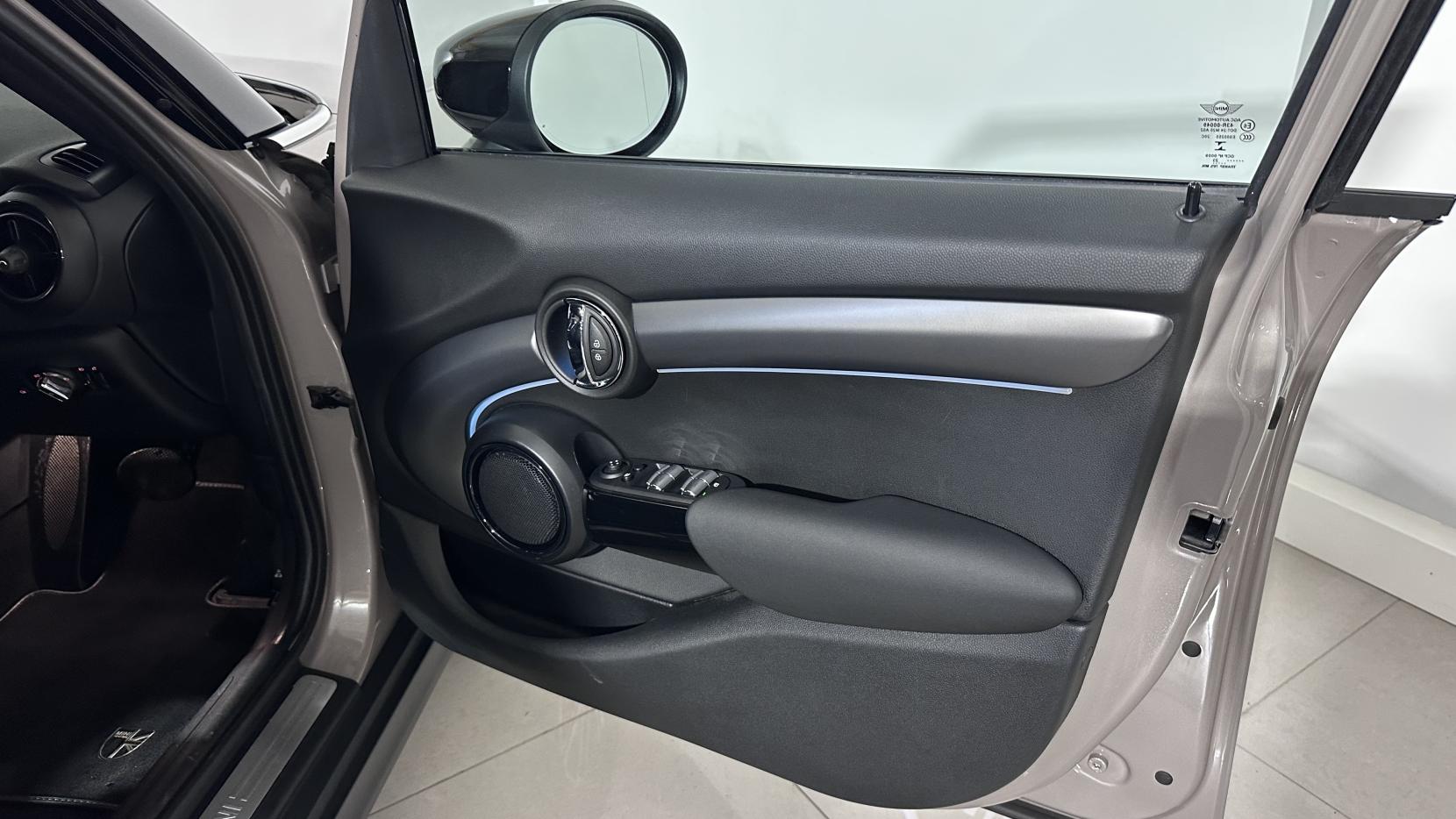 MINI Hatch 1.5 Cooper Exclusive Hatchback 5dr Petrol Steptronic Euro 6 (s/s) (136 ps)