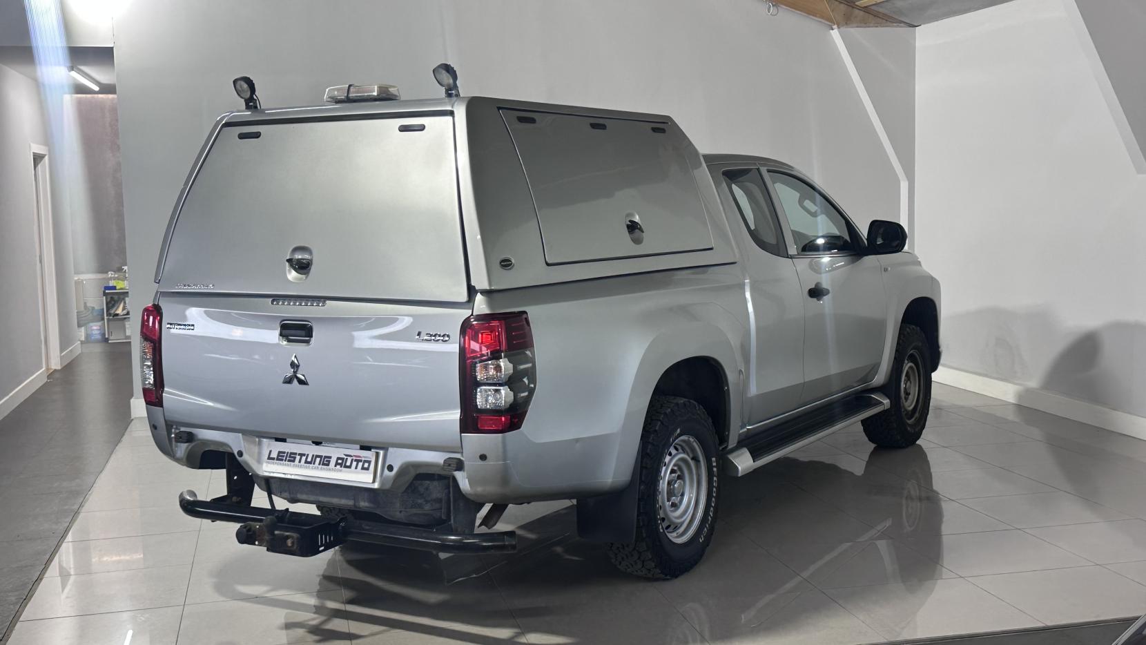 Mitsubishi L200 2.2 DI-D CC 4Life Pickup Double Cab 4dr Diesel Manual 4WD Euro 6 (s/s) (150 ps)