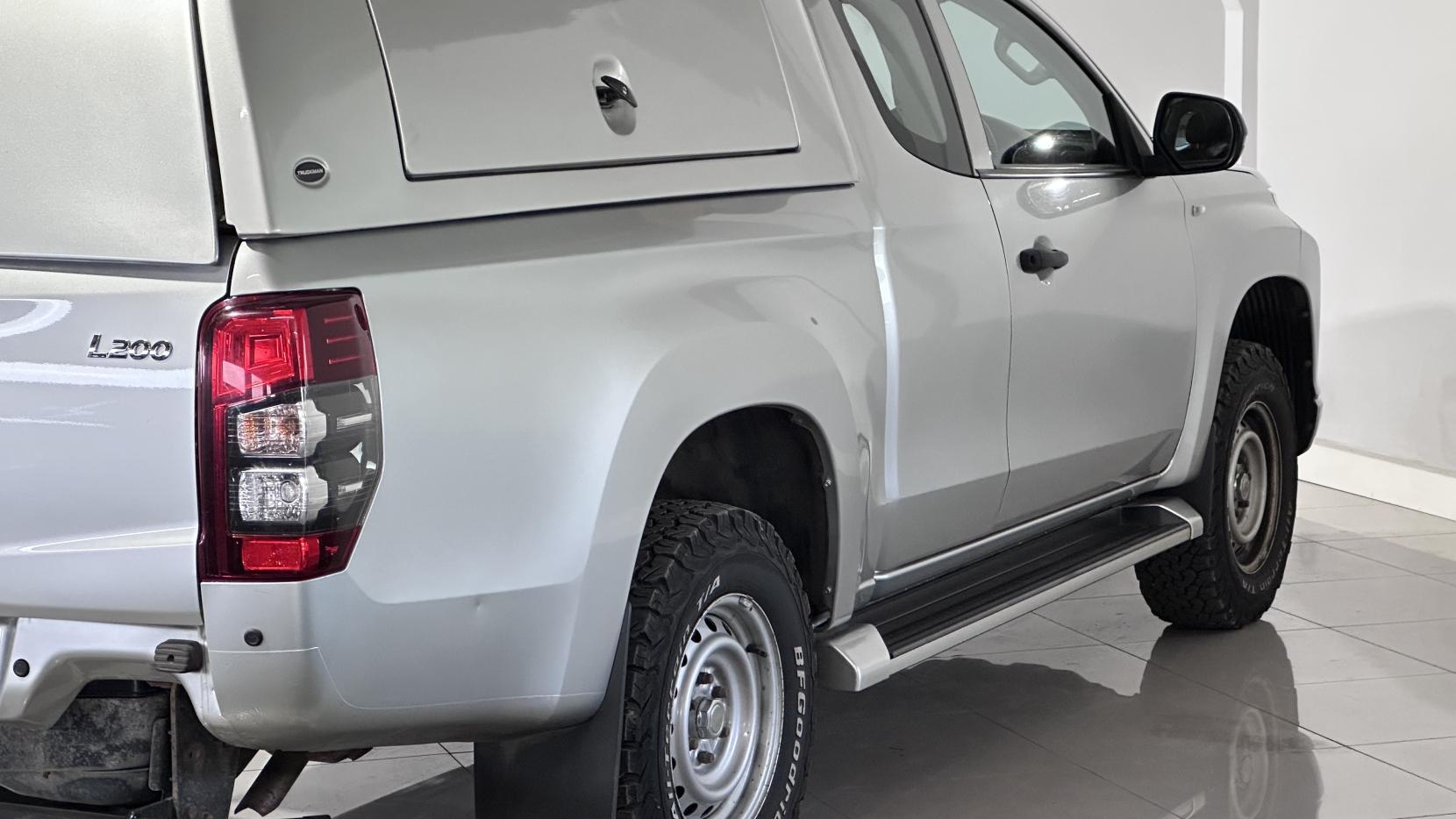 Mitsubishi L200 2.2 DI-D CC 4Life Pickup Double Cab 4dr Diesel Manual 4WD Euro 6 (s/s) (150 ps)