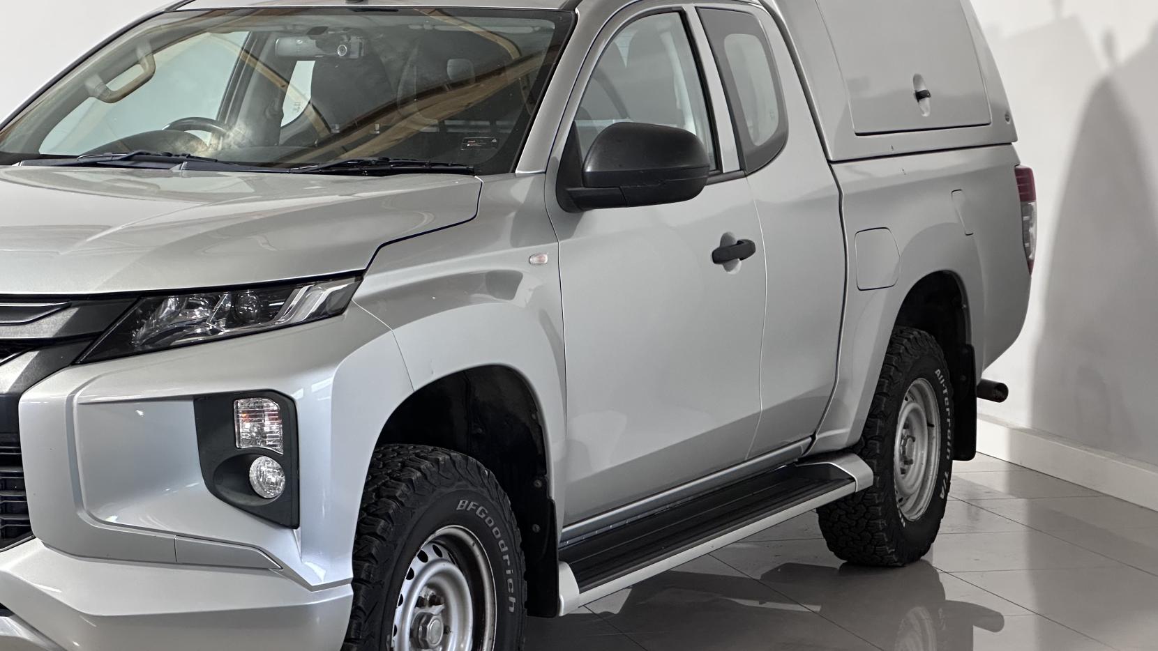 Mitsubishi L200 2.2 DI-D CC 4Life Pickup Double Cab 4dr Diesel Manual 4WD Euro 6 (s/s) (150 ps)