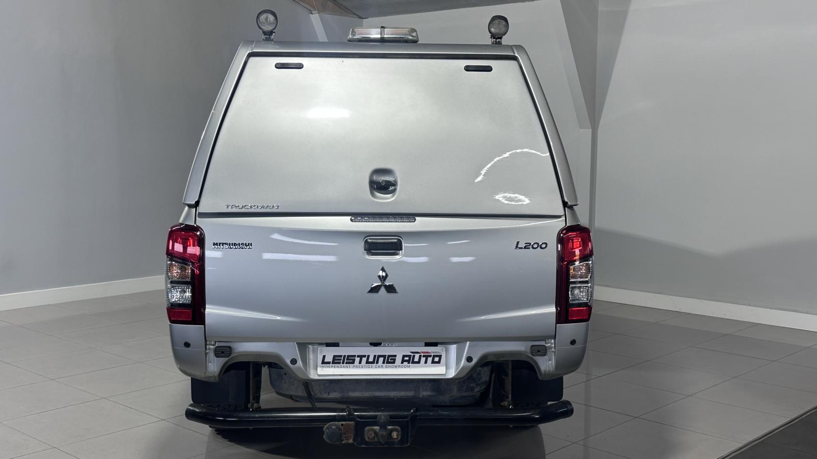 Mitsubishi L200 2.2 DI-D CC 4Life Pickup Double Cab 4dr Diesel Manual 4WD Euro 6 (s/s) (150 ps)