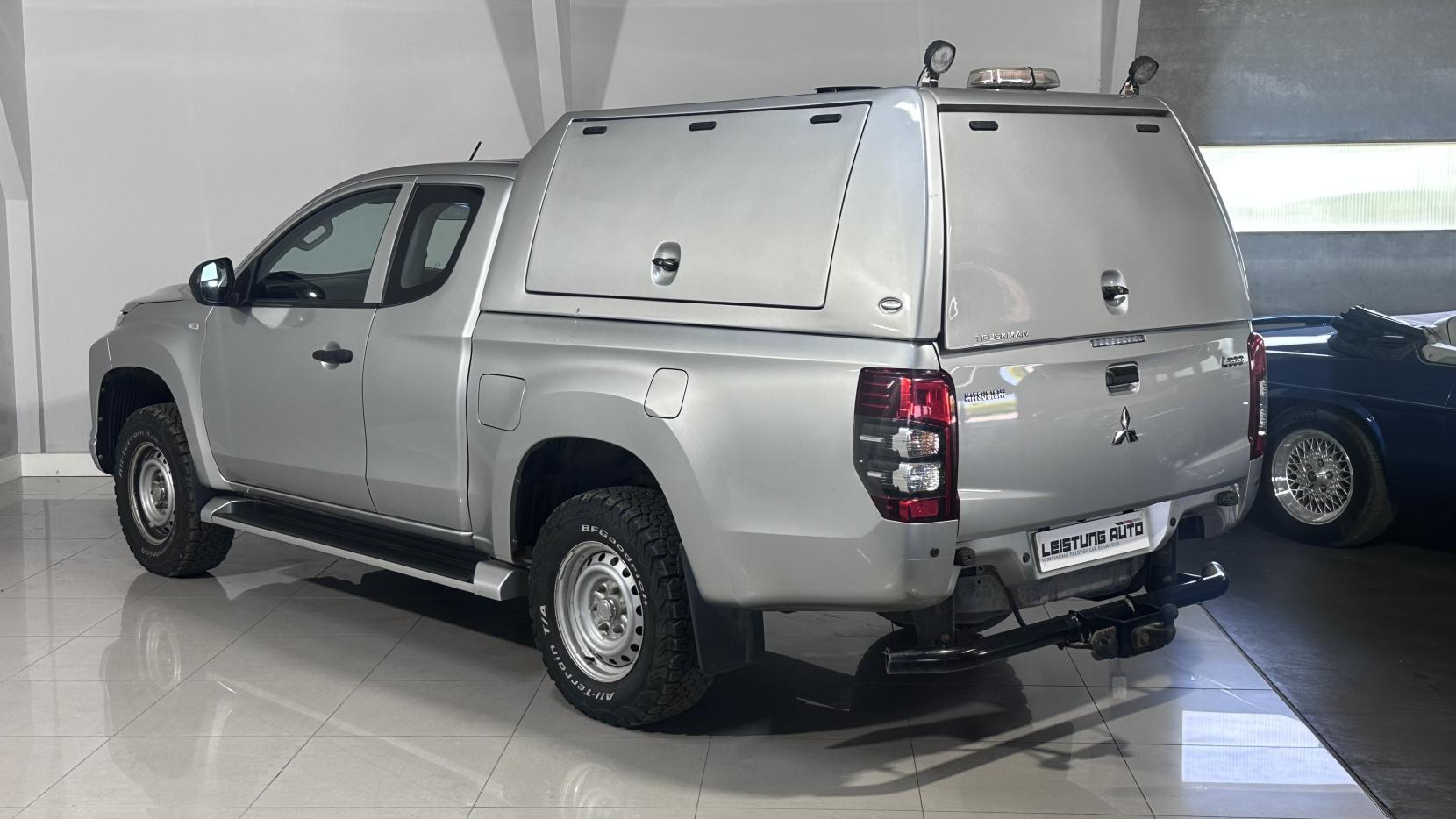 Mitsubishi L200 2.2 DI-D CC 4Life Pickup Double Cab 4dr Diesel Manual 4WD Euro 6 (s/s) (150 ps)