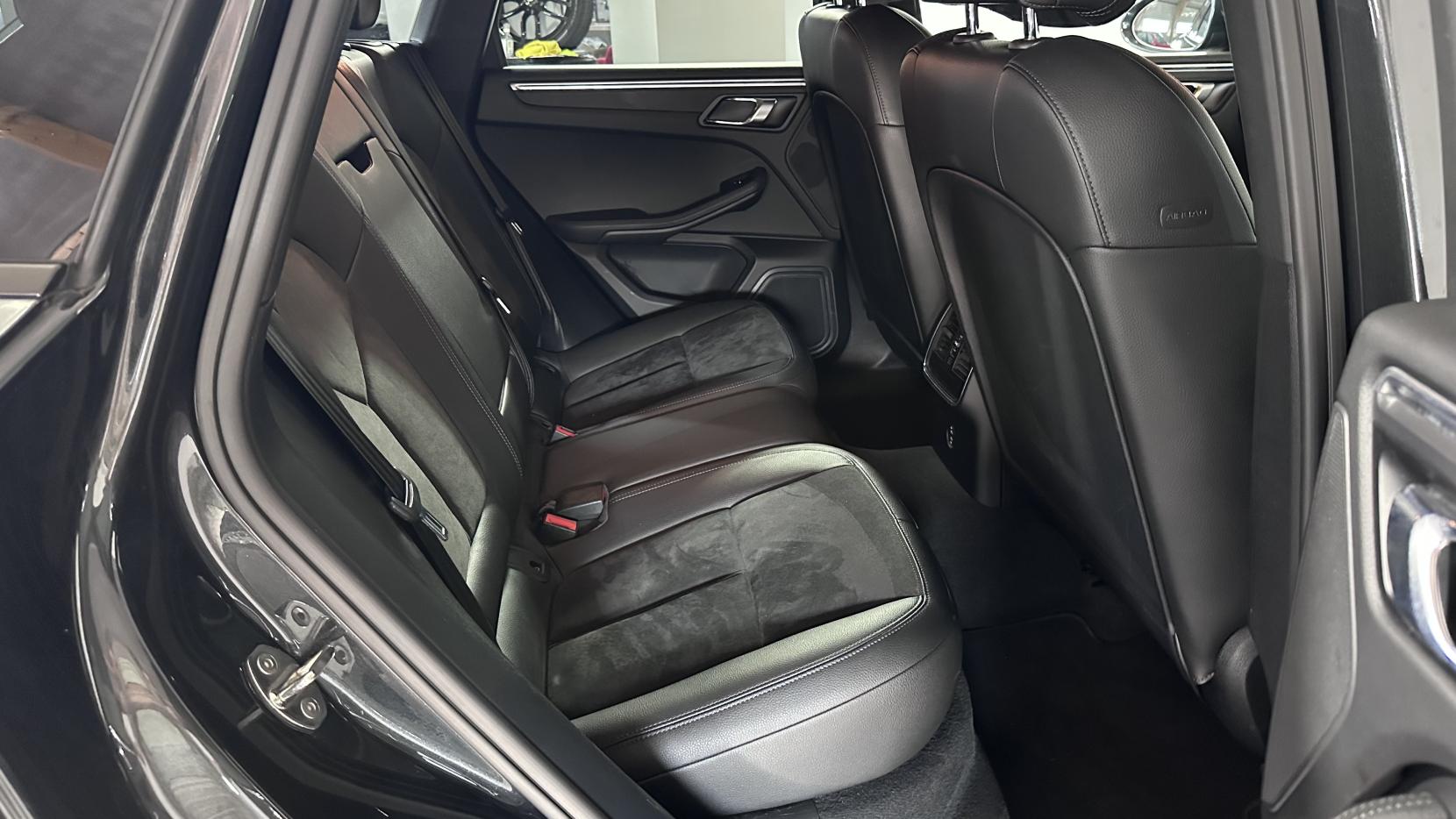Porsche Macan 2.0T SUV 5dr Petrol PDK 4WD Euro 6 (s/s) (245 ps)