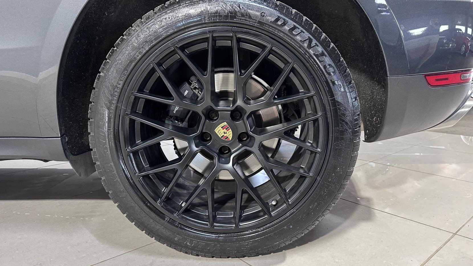 Porsche Macan 2.0T SUV 5dr Petrol PDK 4WD Euro 6 (s/s) (245 ps)