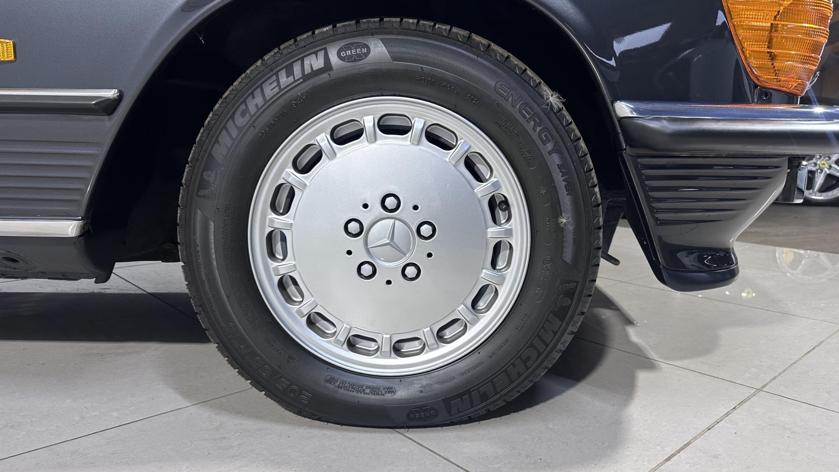 Mercedes-Benz SL 4.2 Convertible 2dr Petrol Automatic (218 bhp)